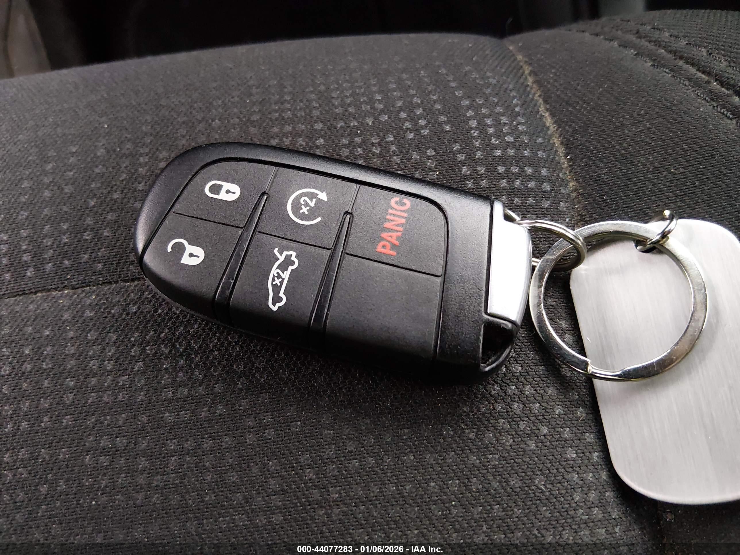 CHRYSLER 200 image 11
