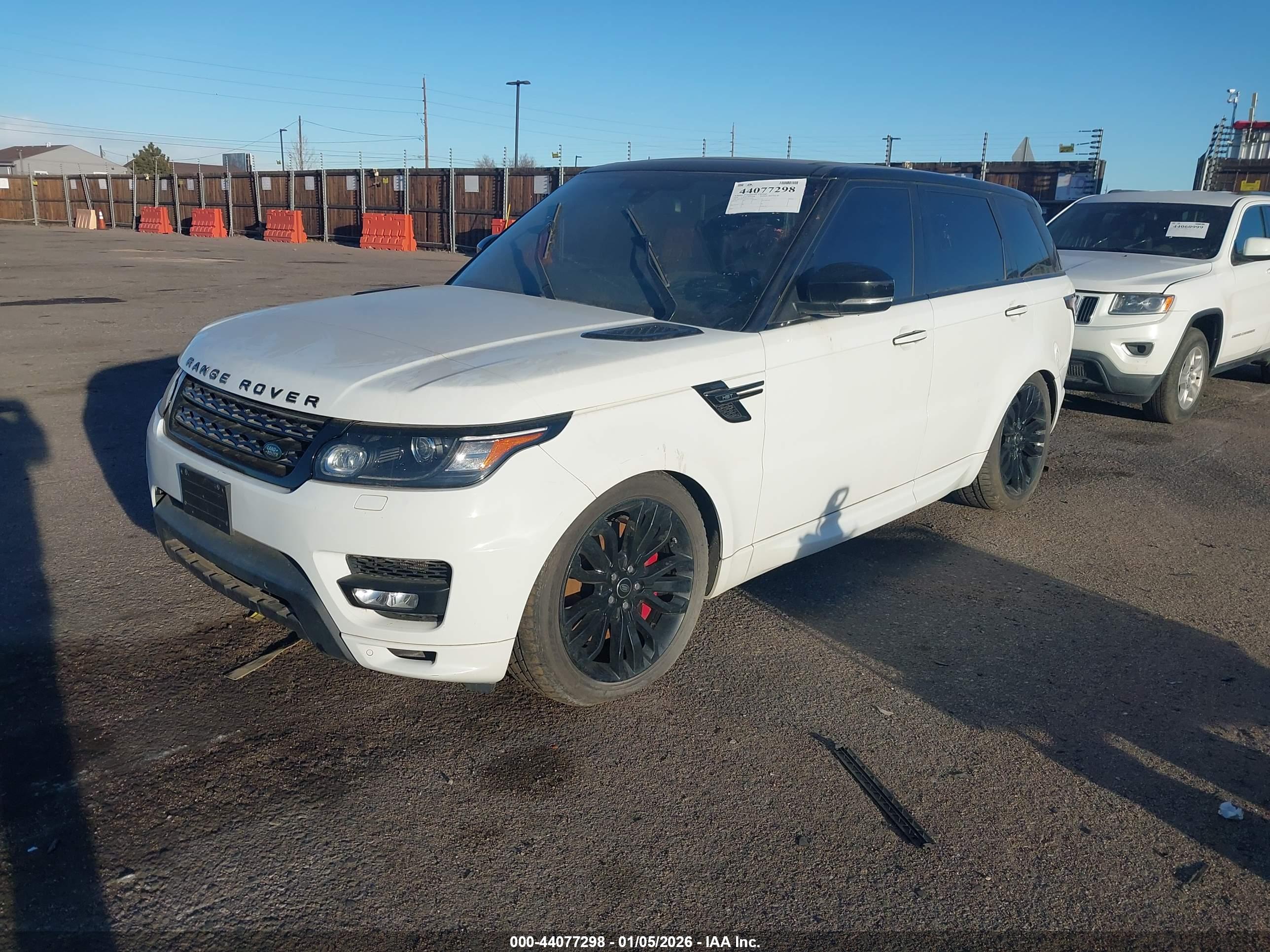 LAND ROVER image 2