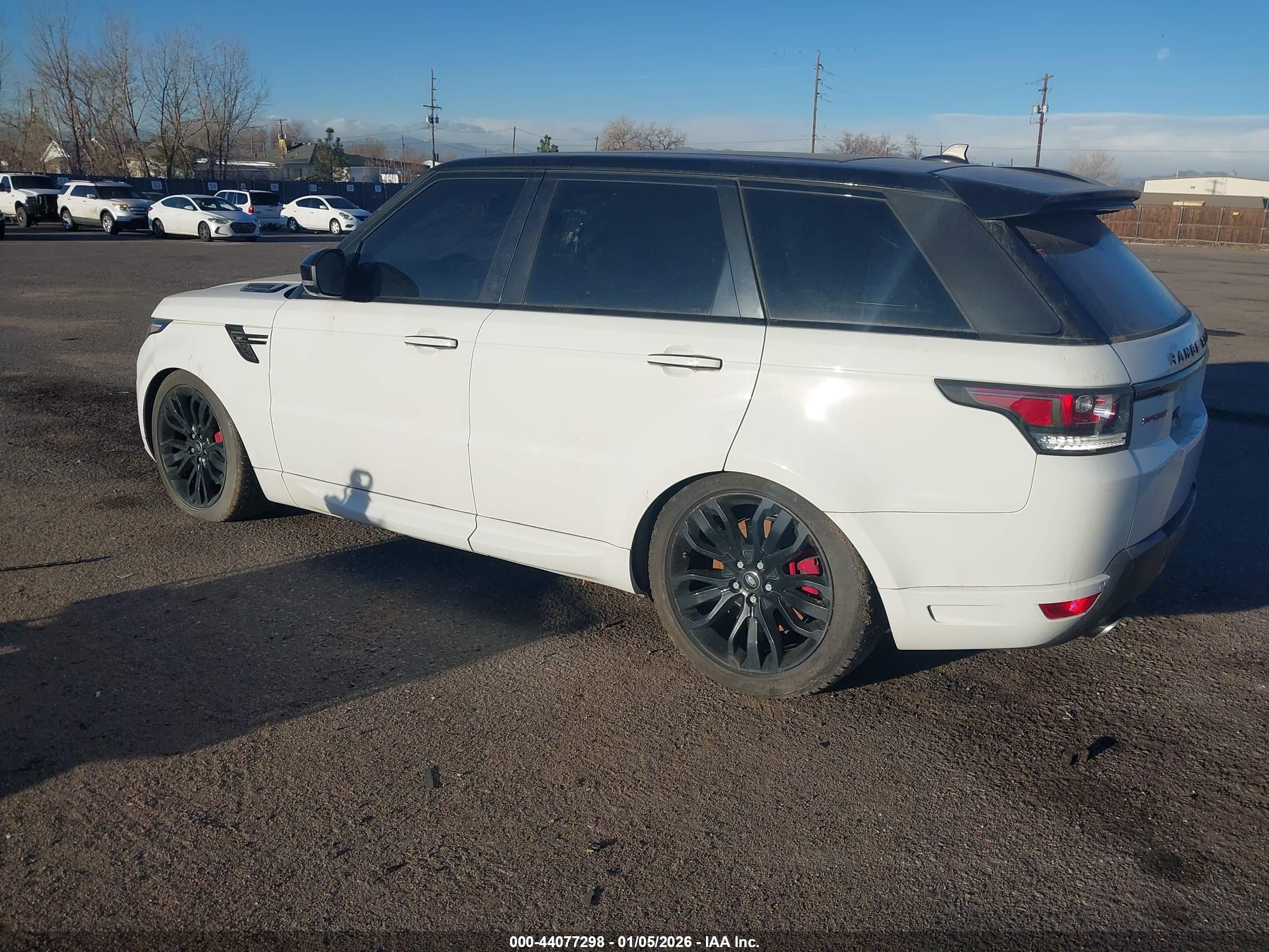 LAND ROVER image 3