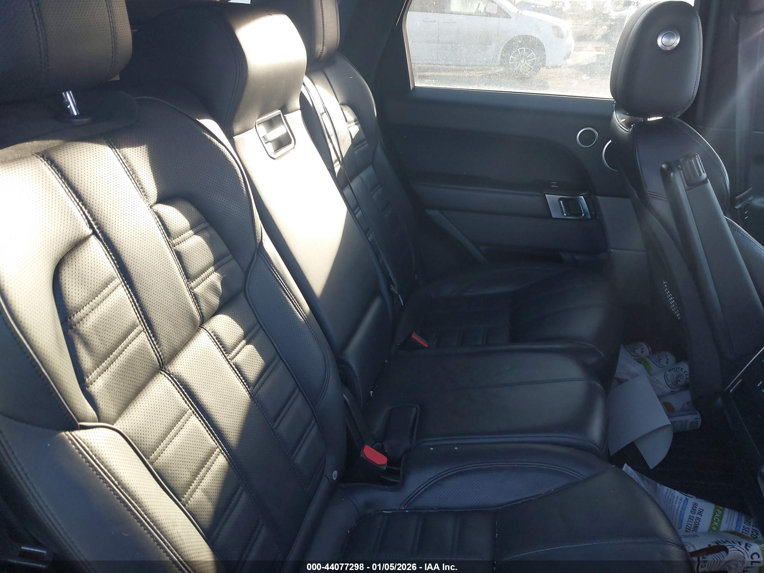 LAND ROVER image 8