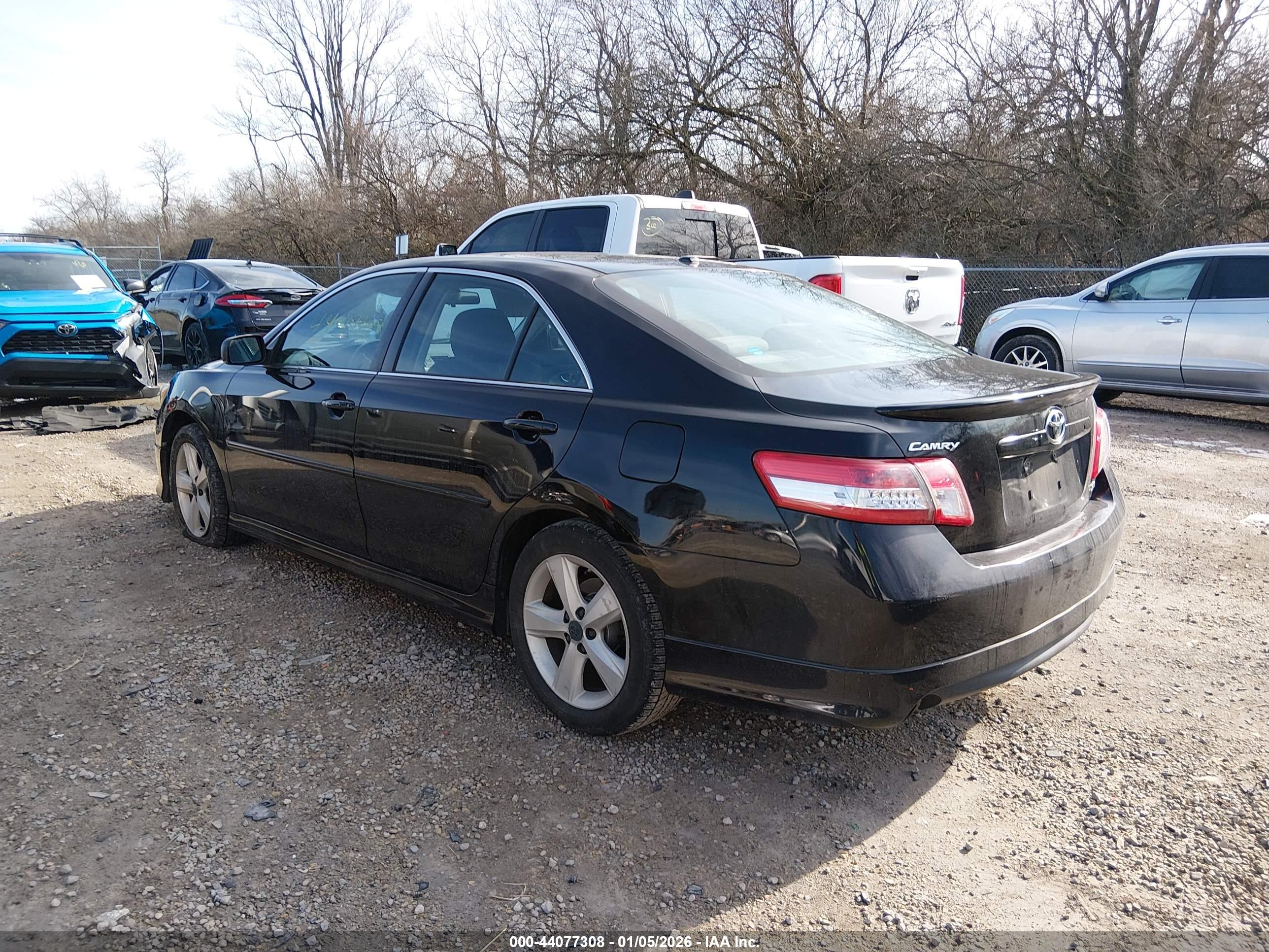 TOYOTA CAMRY image 3