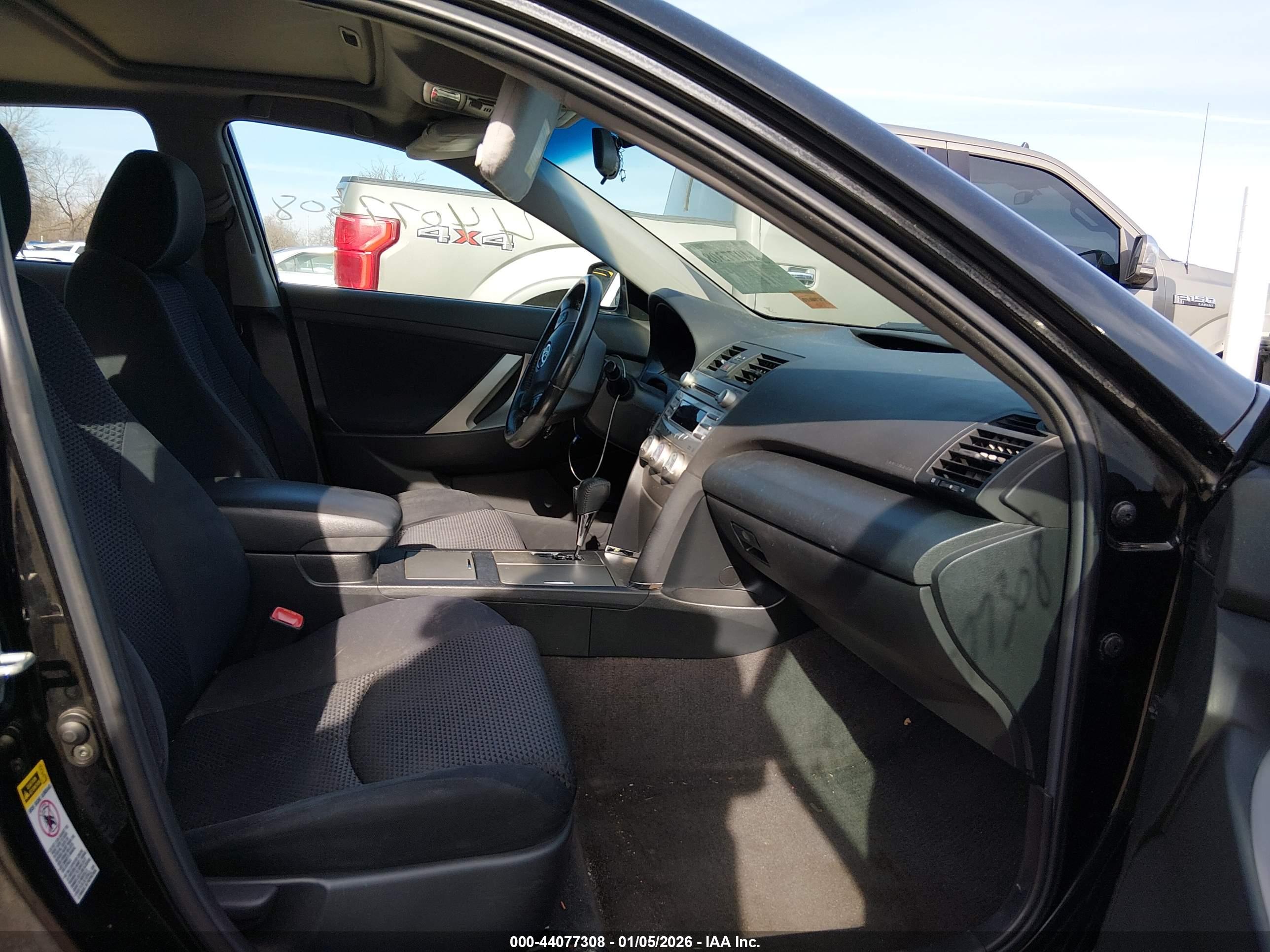 TOYOTA CAMRY image 5