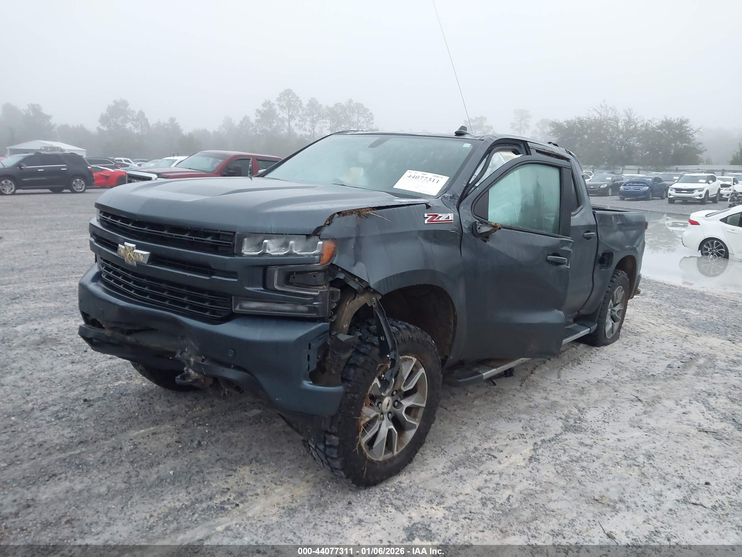 CHEVROLET SILVERADO image 2