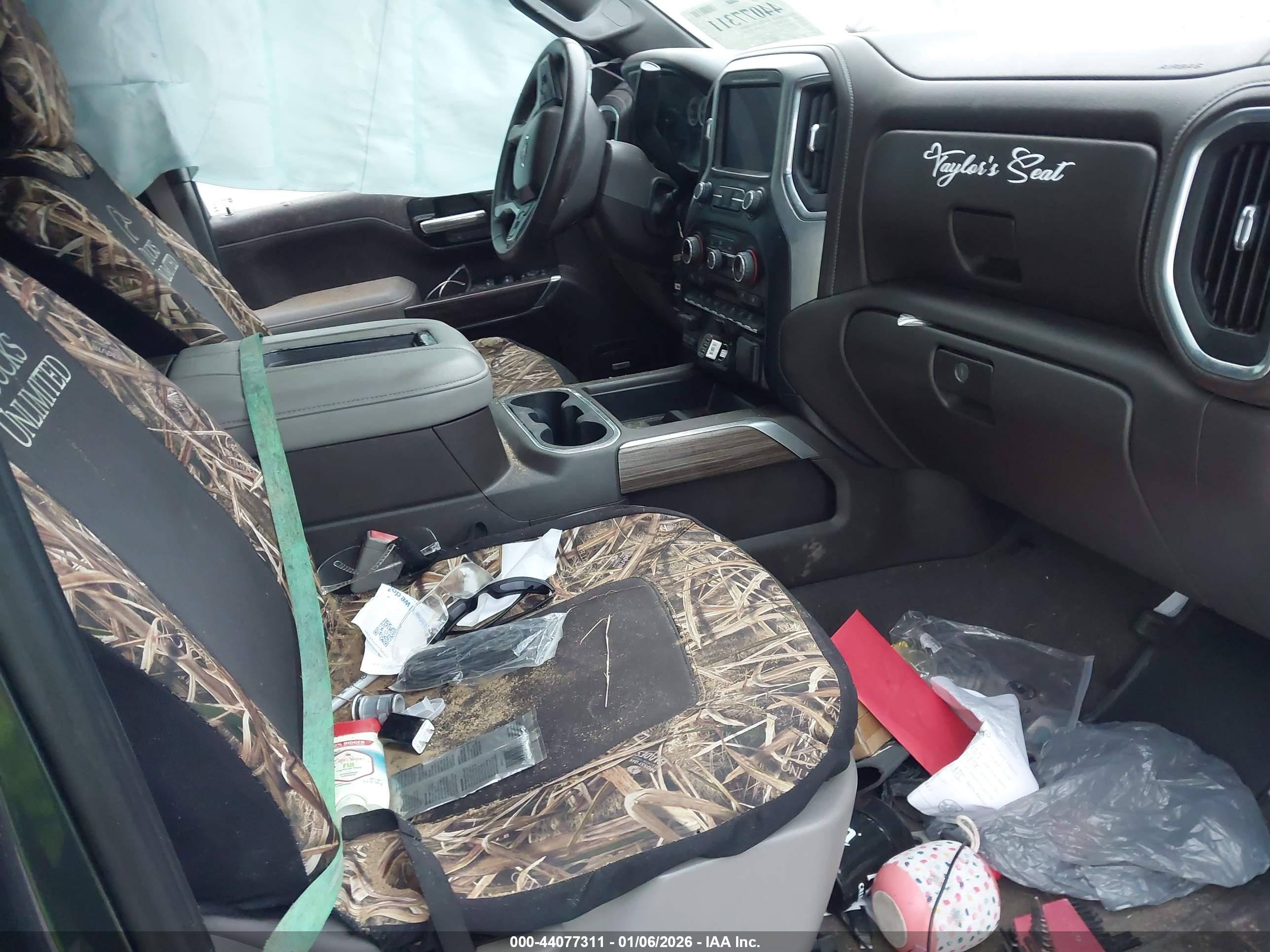 CHEVROLET SILVERADO image 5