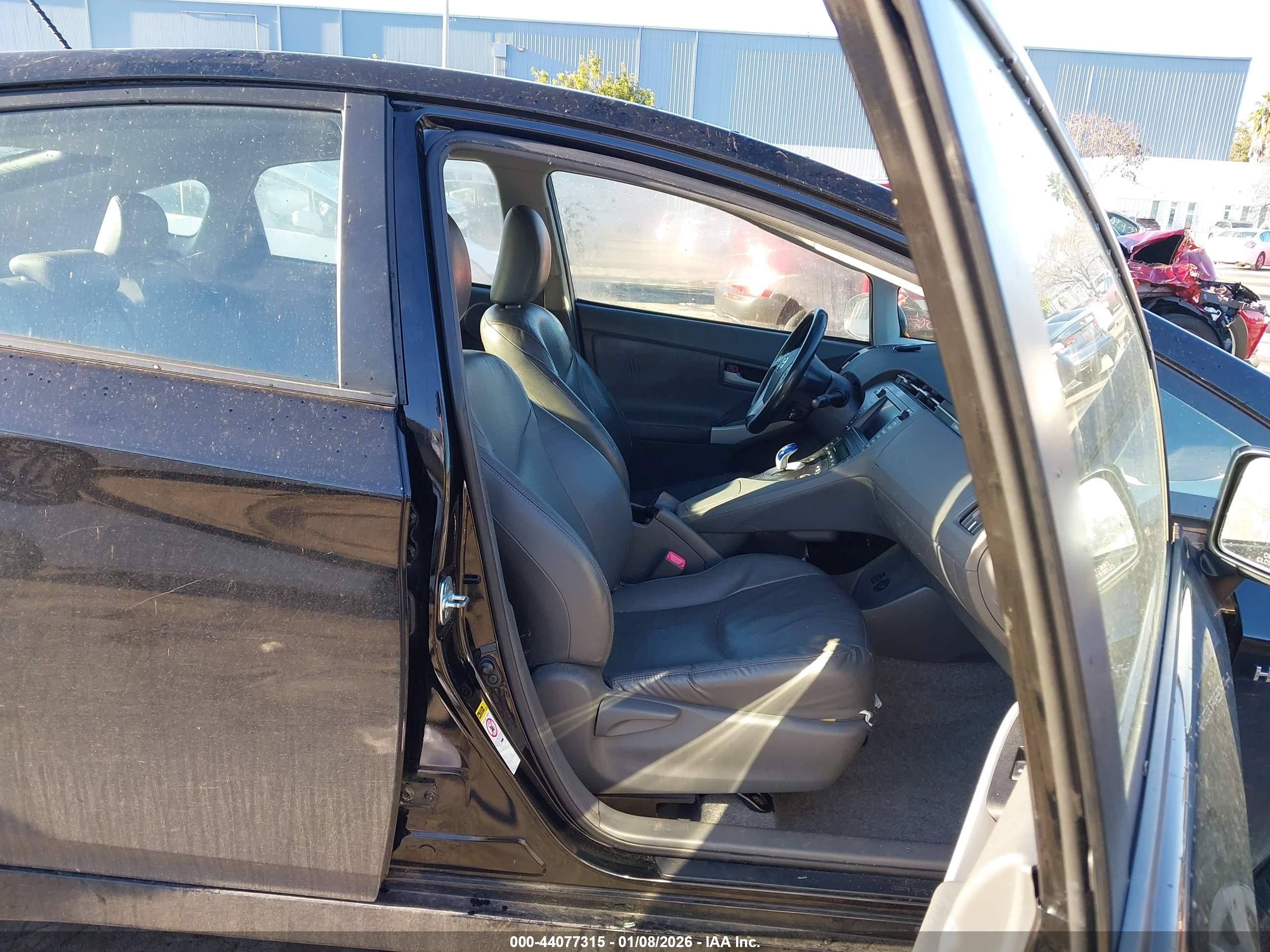 TOYOTA PRIUS image 5