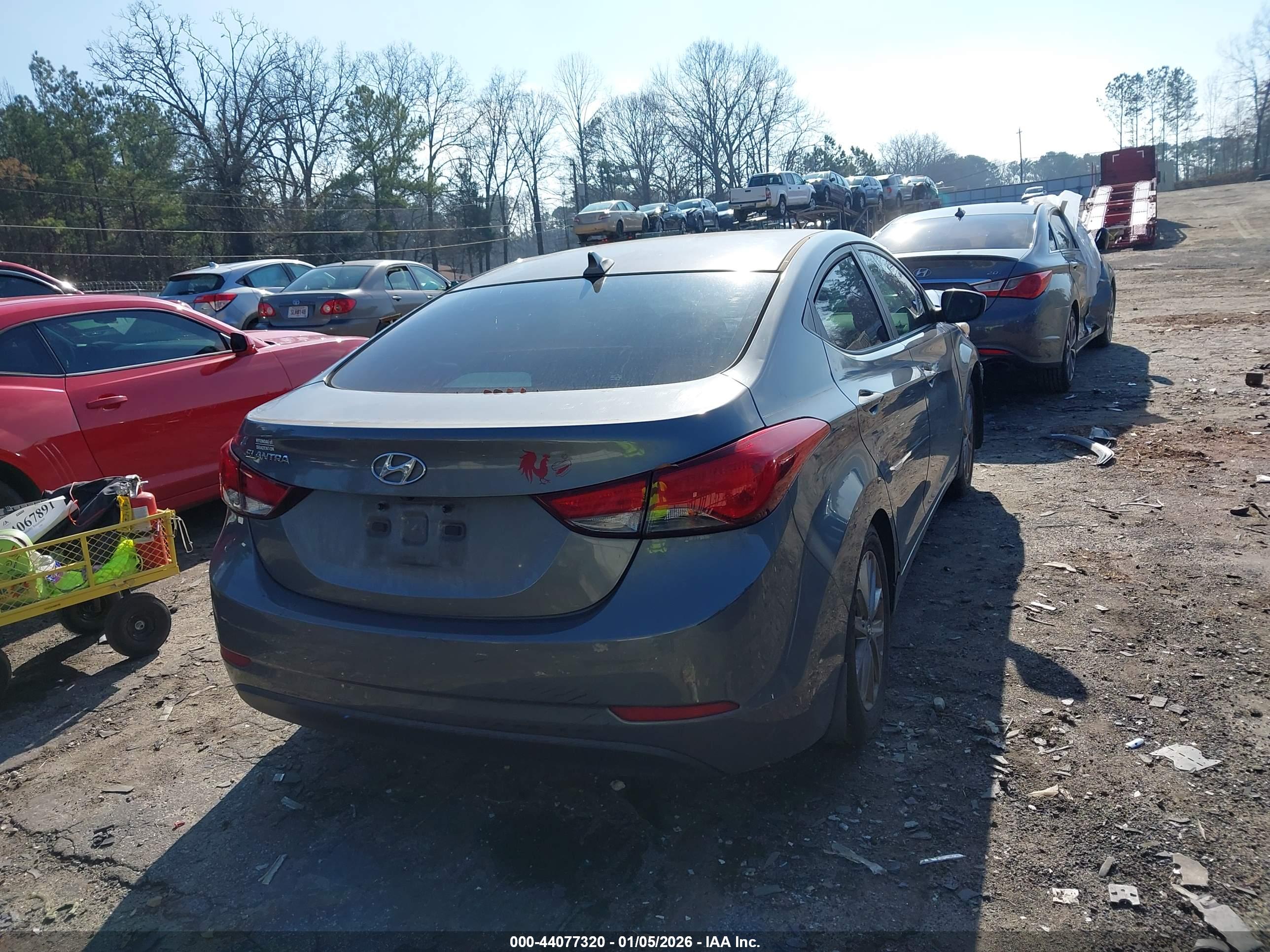 HYUNDAI ELANTRA image 4