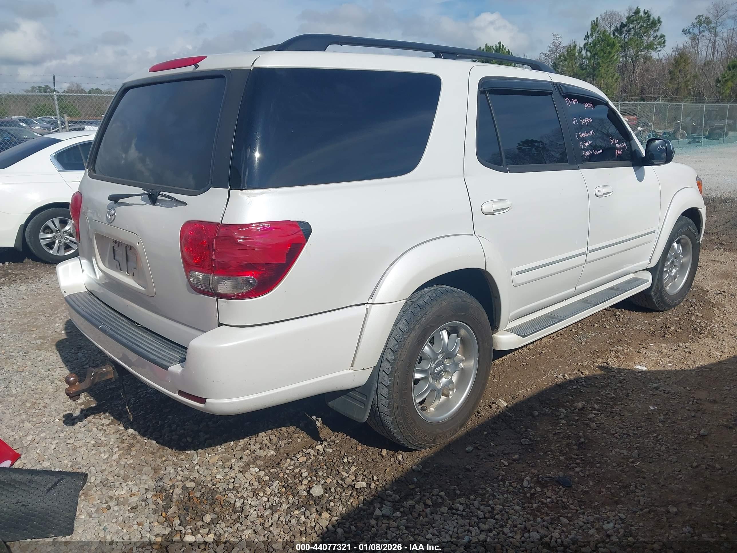 TOYOTA SEQUOIA image 4