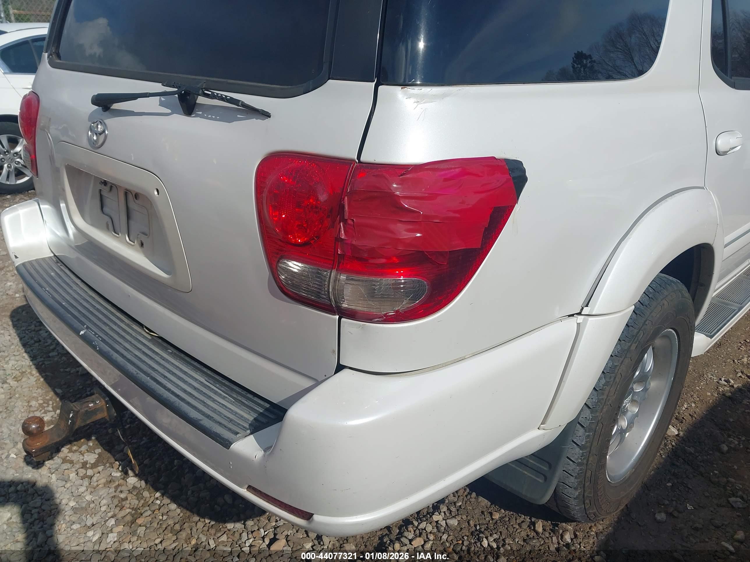 TOYOTA SEQUOIA image 6