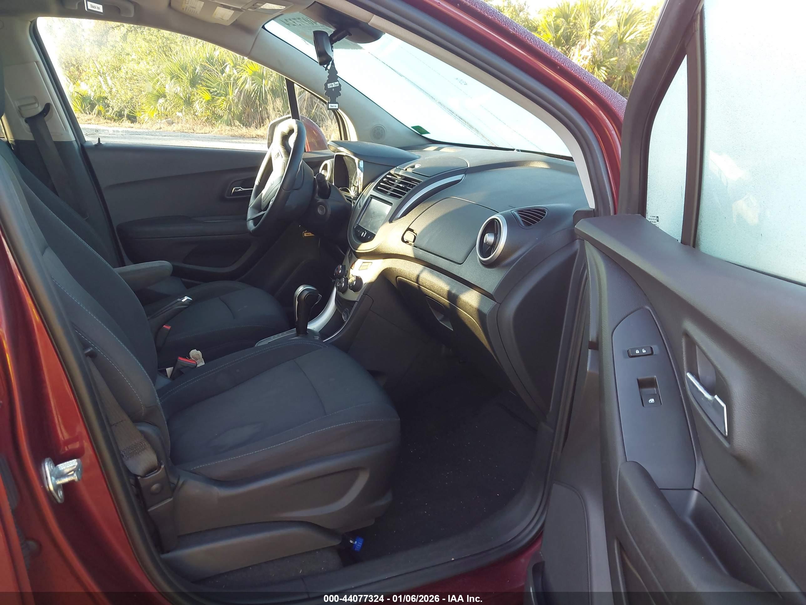 CHEVROLET TRAX image 5