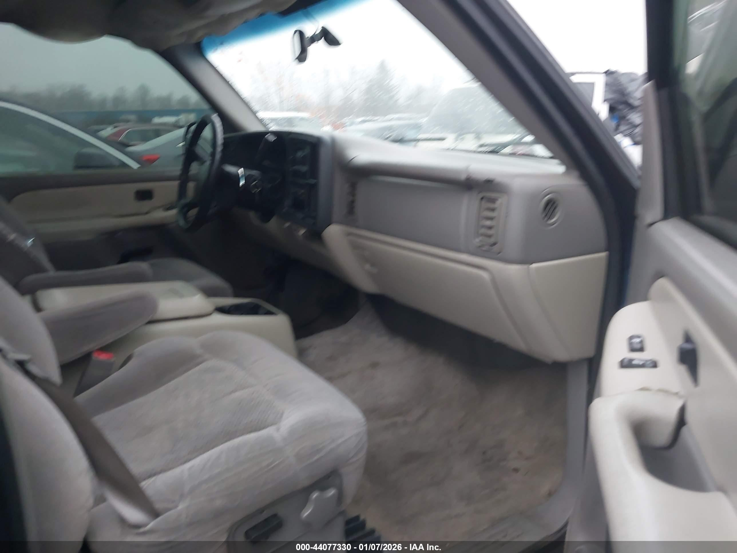CHEVROLET TAHOE image 5