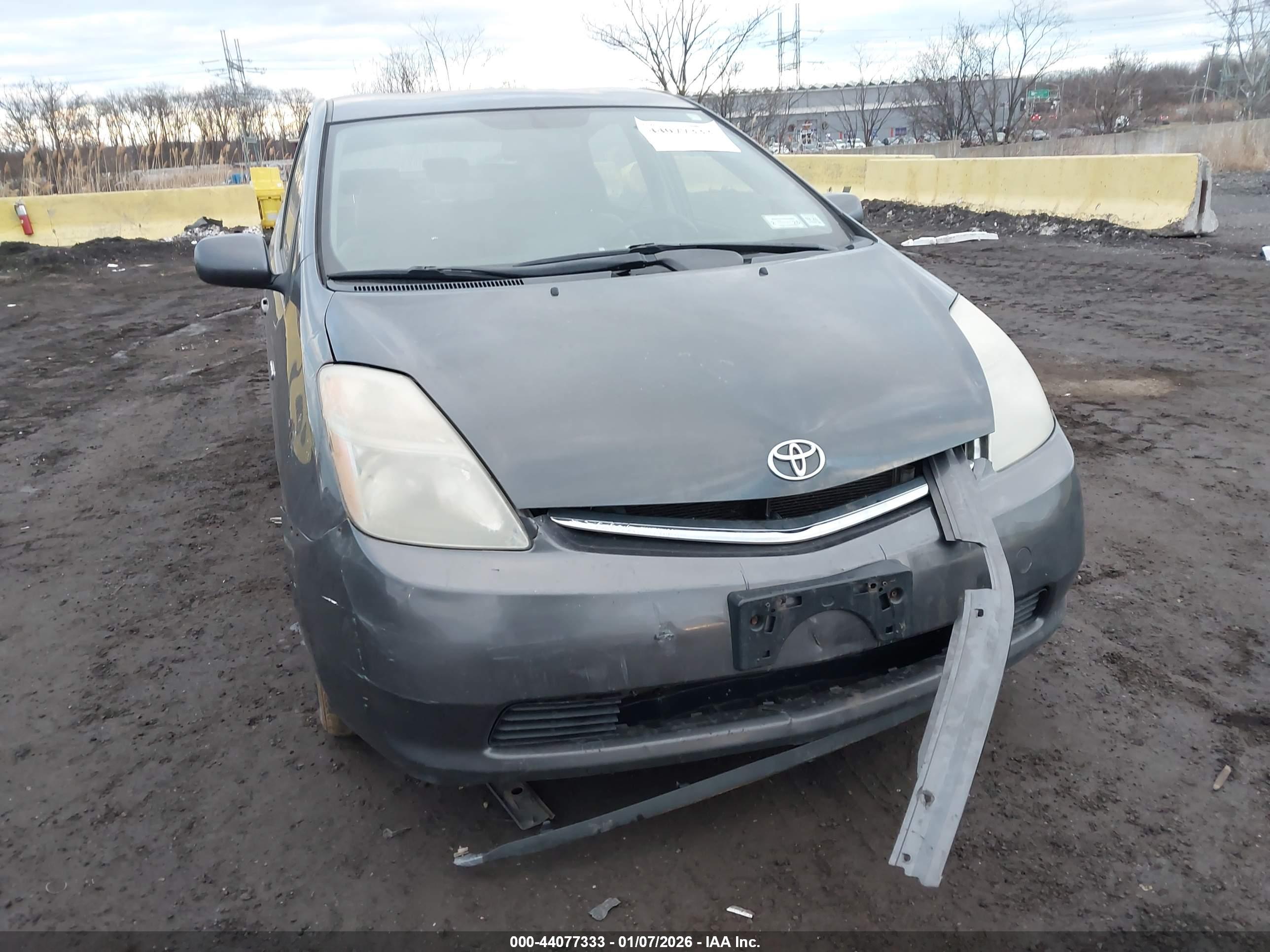 TOYOTA PRIUS image 6
