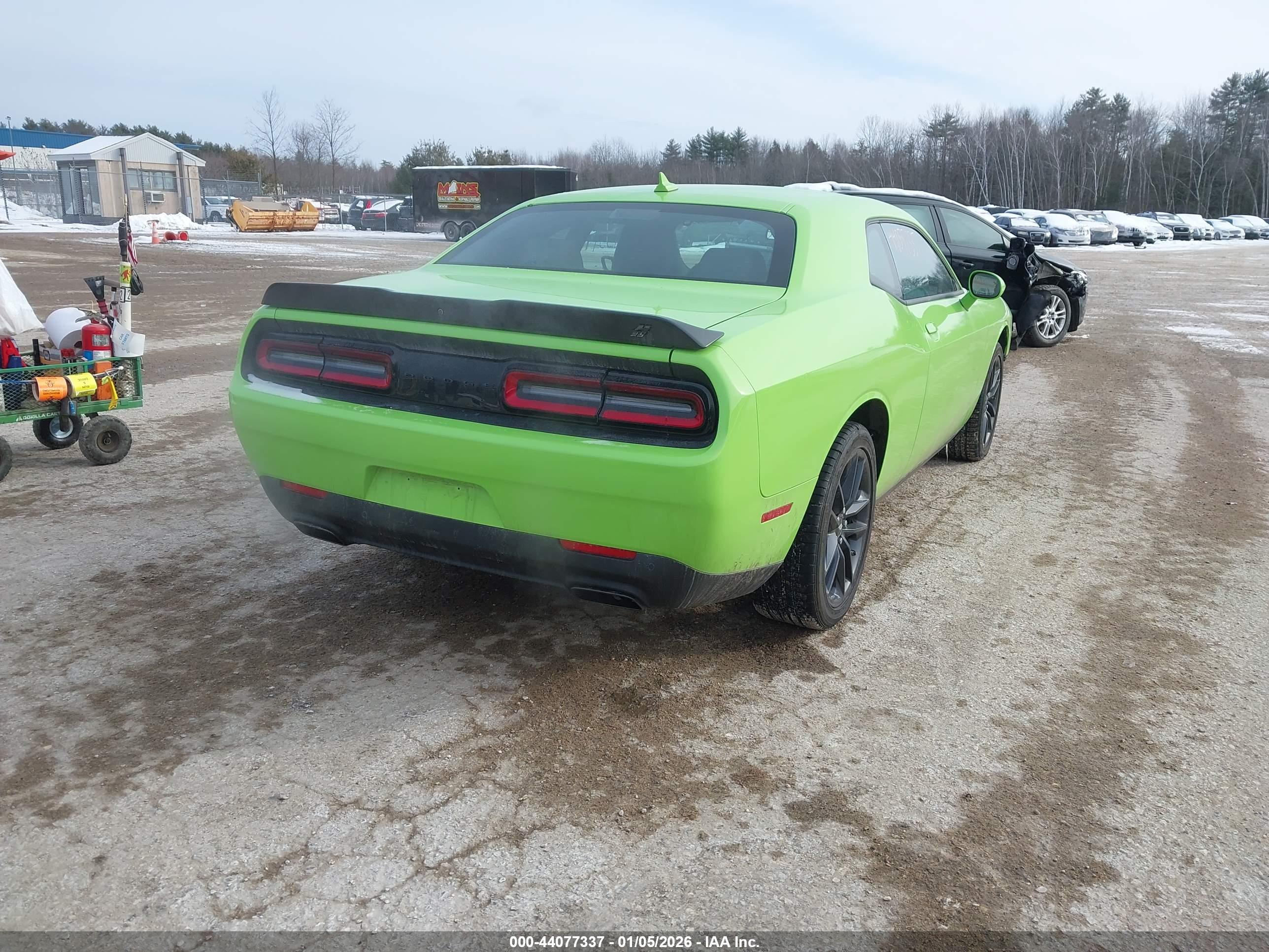 DODGE CHALLENGER image 4