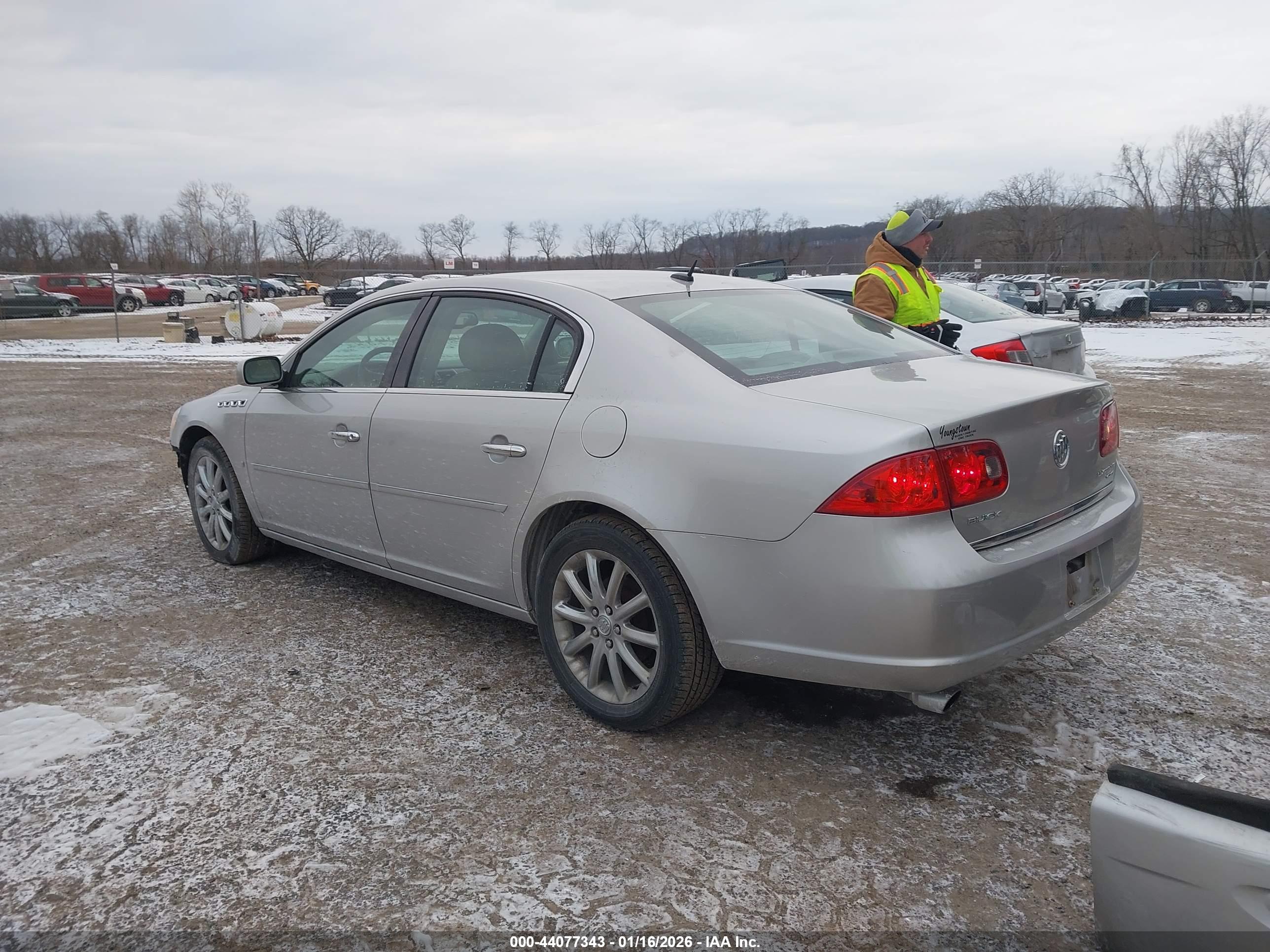 BUICK LUCERNE image 3