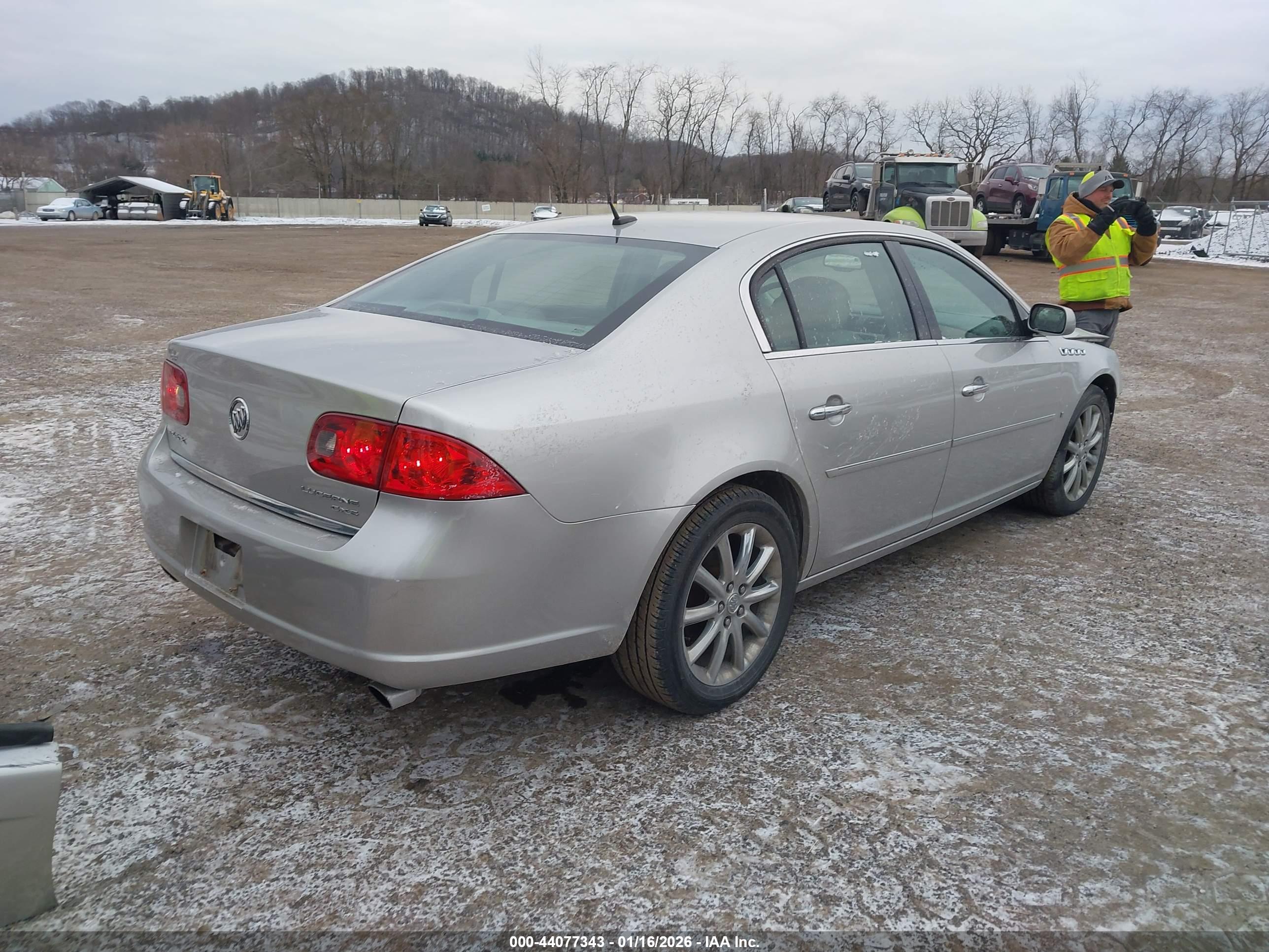 BUICK LUCERNE image 4