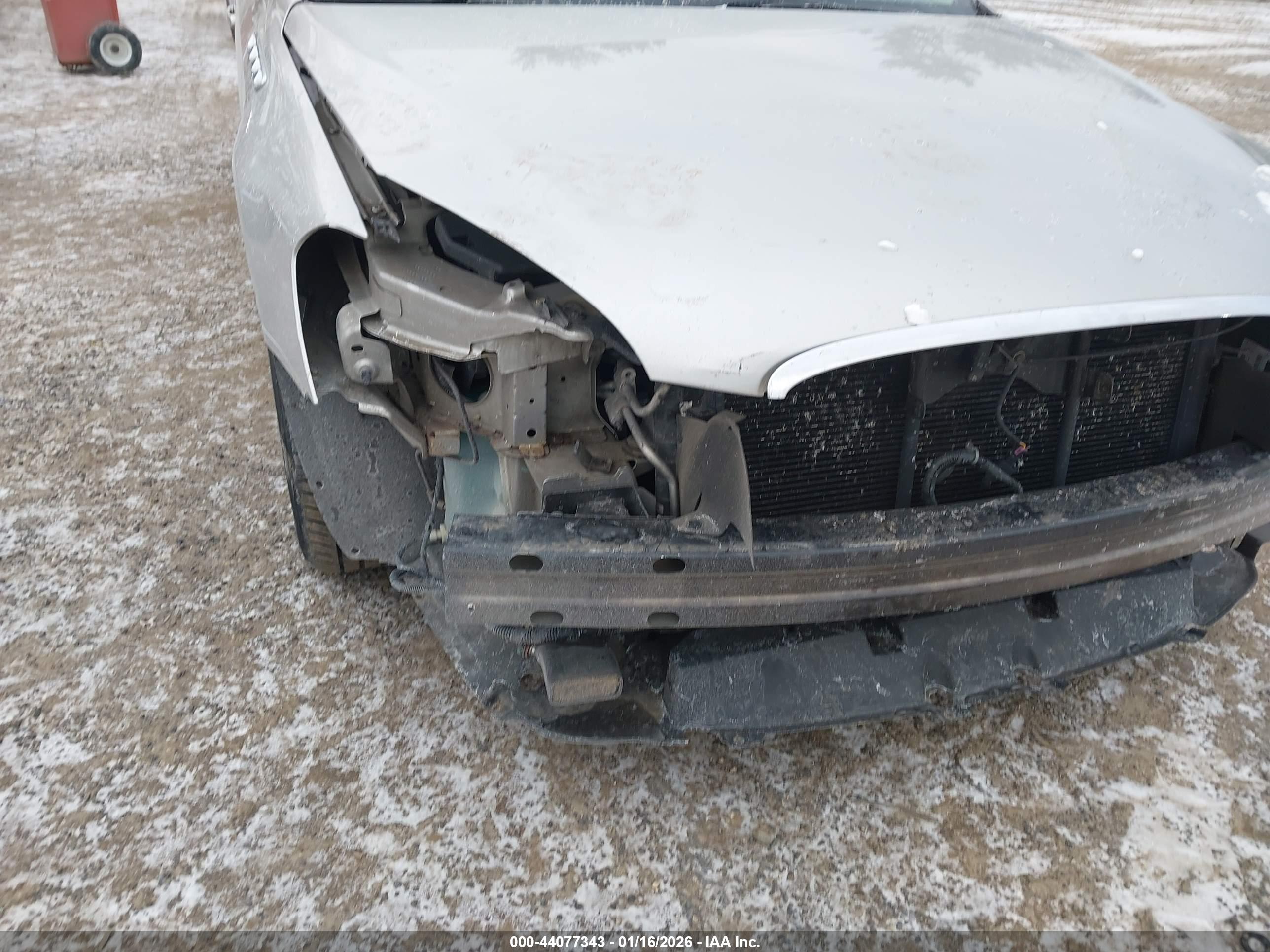BUICK LUCERNE image 6