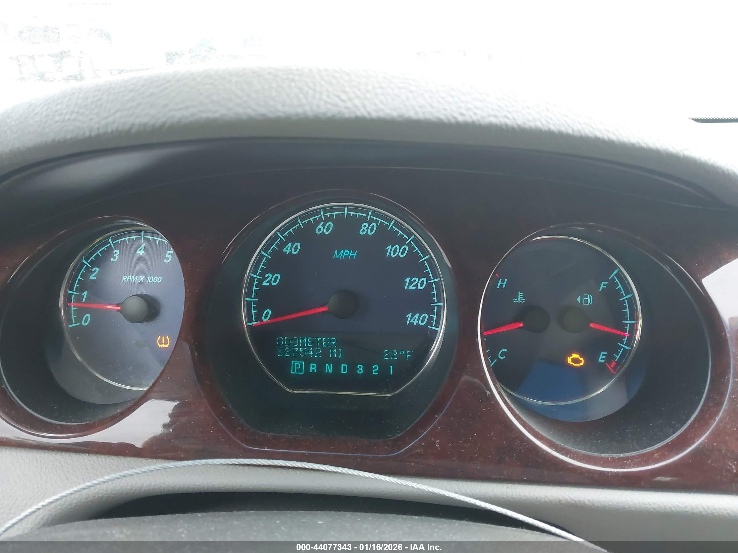BUICK LUCERNE image 7