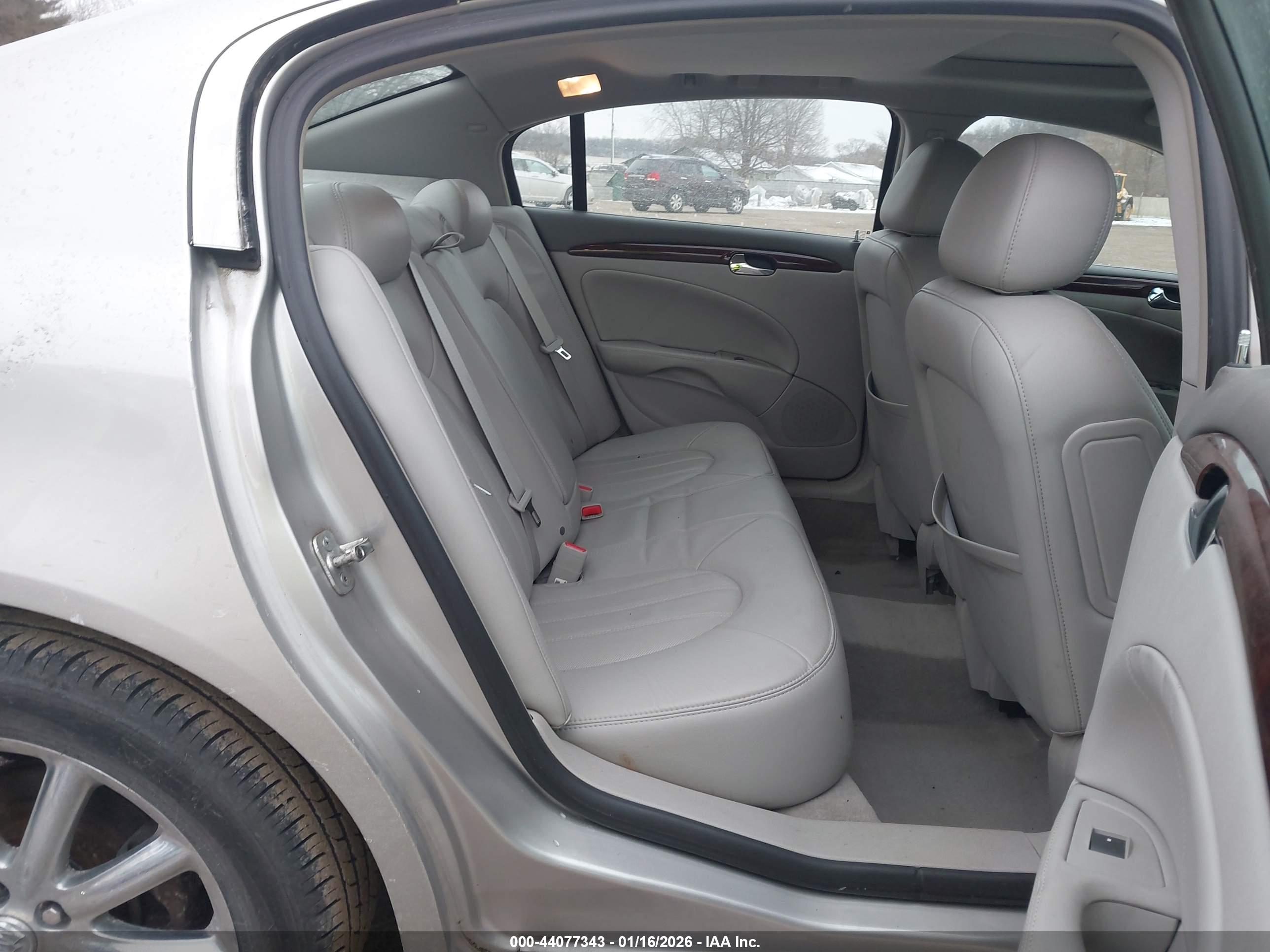 BUICK LUCERNE image 8