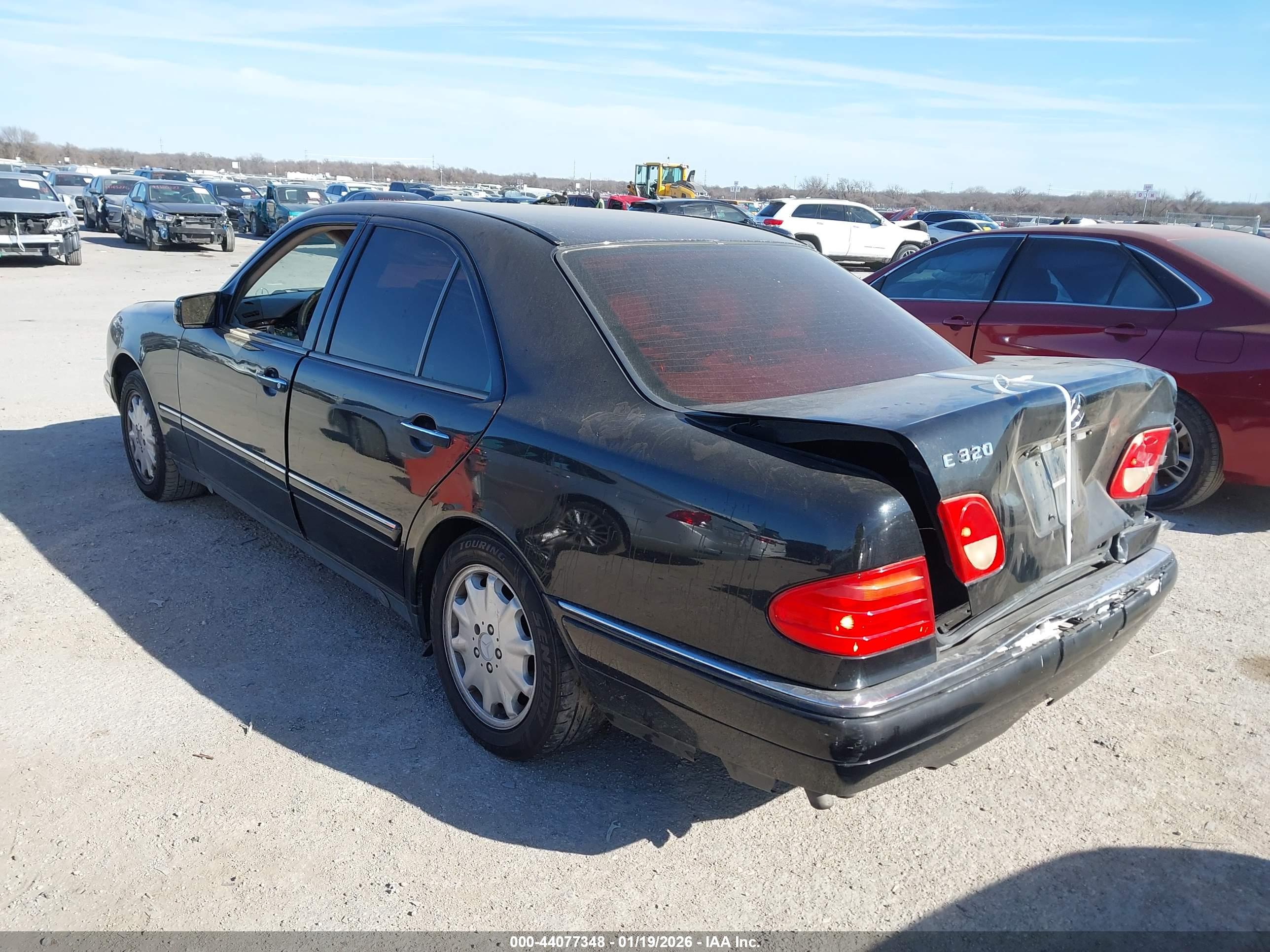 MERCEDES-BENZ E image 3