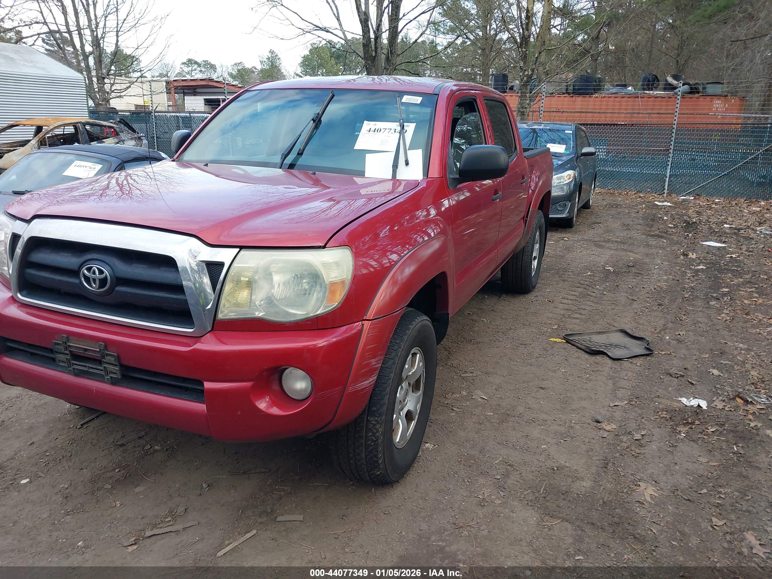 TOYOTA TACOMA image 2