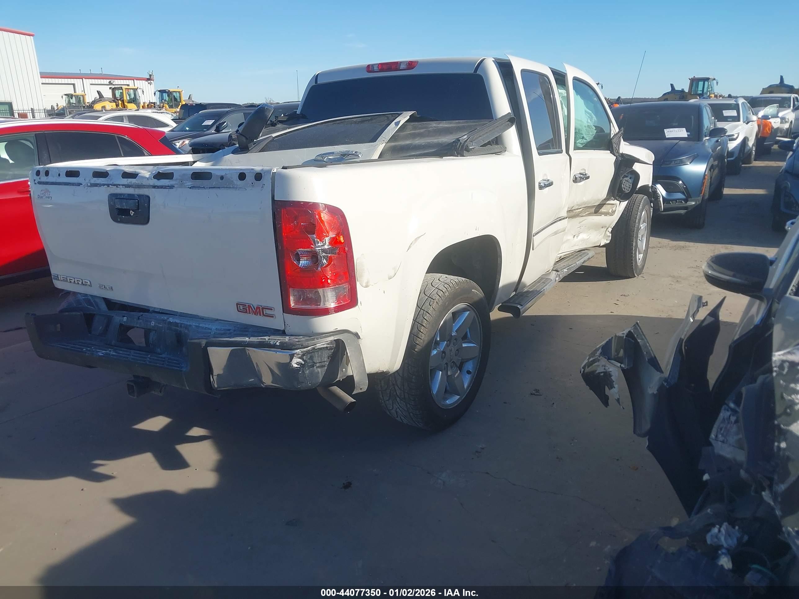 GMC SIERRA image 4