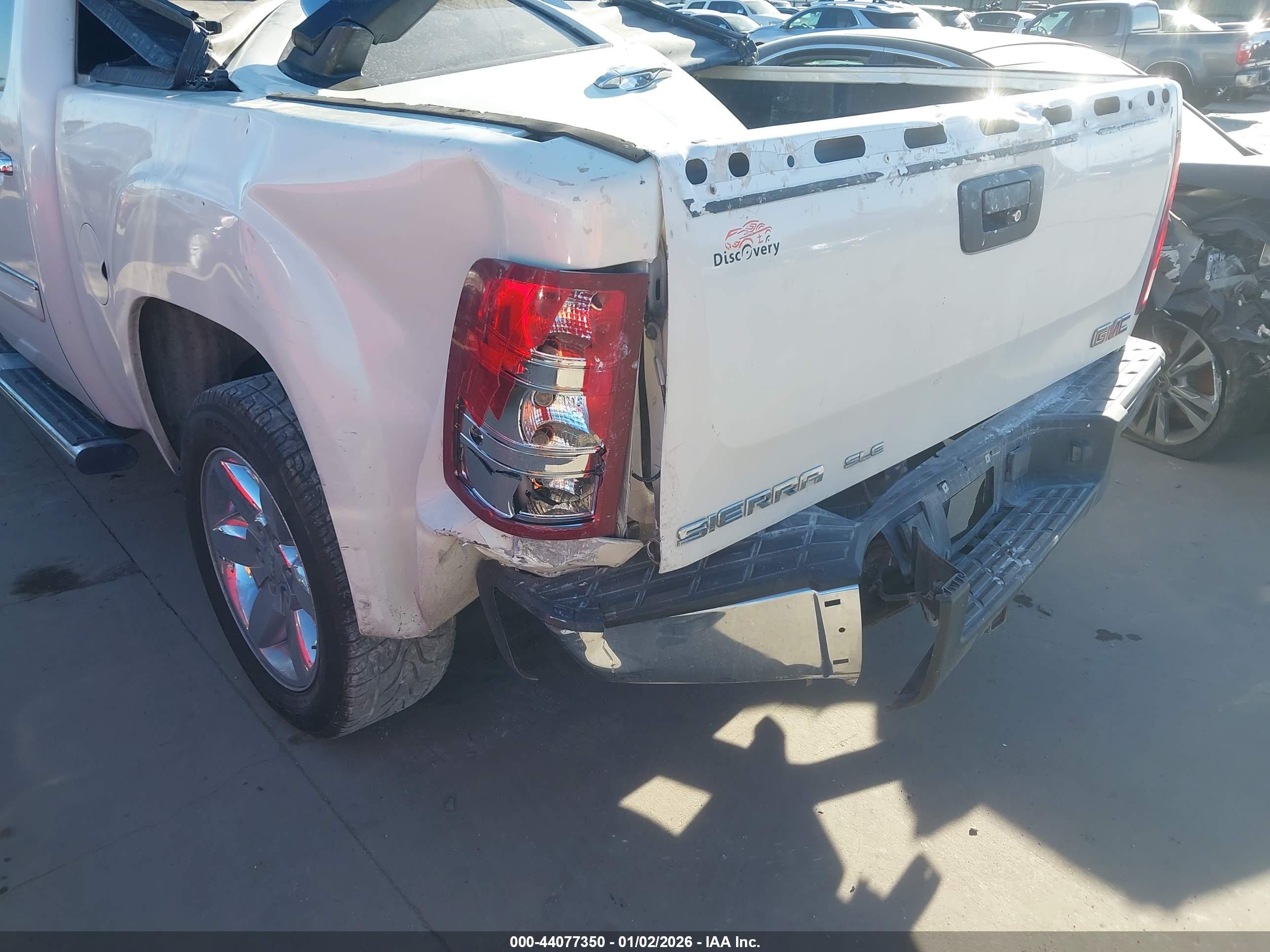 GMC SIERRA image 6