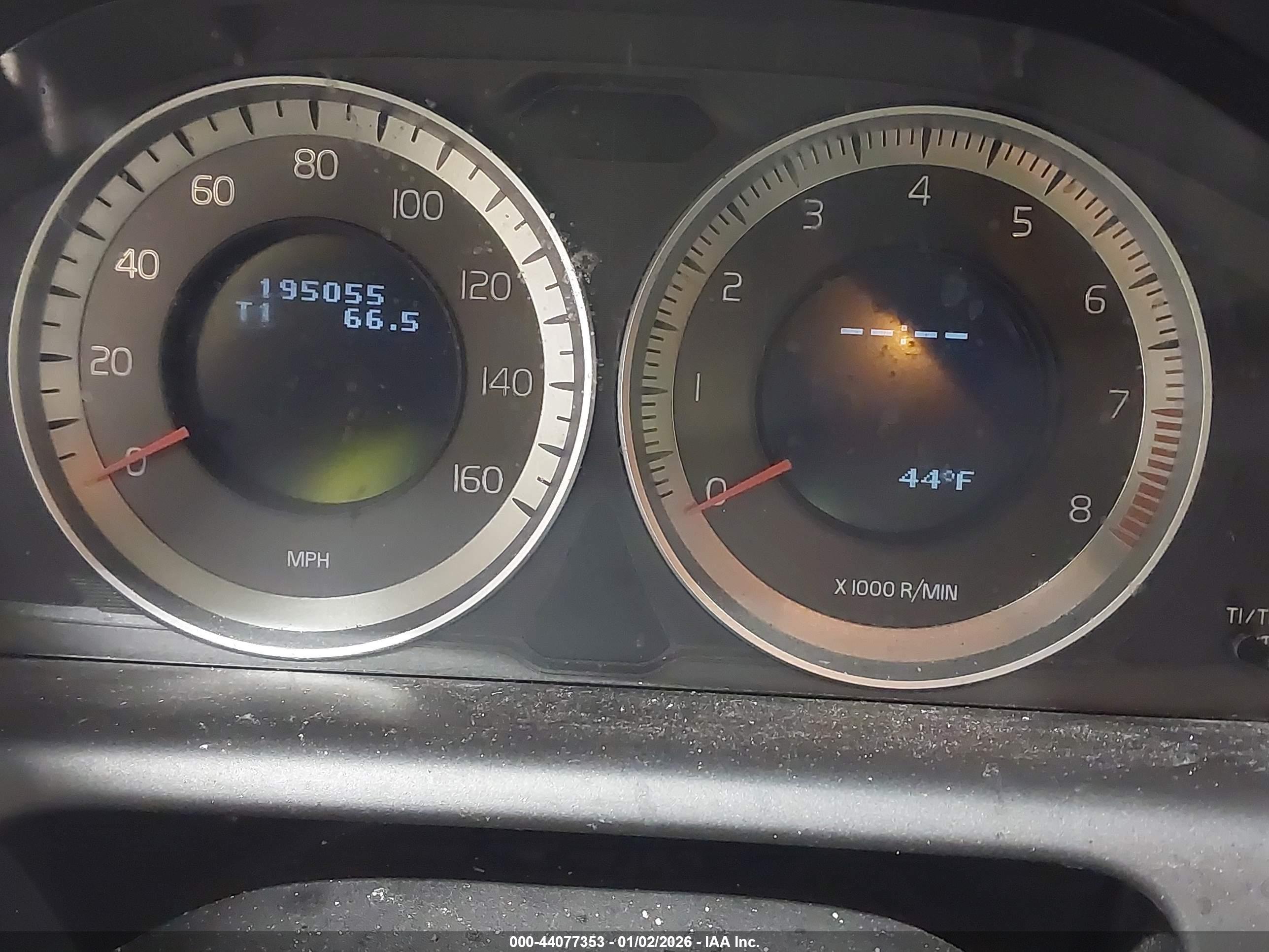 VOLVO XC60 image 7