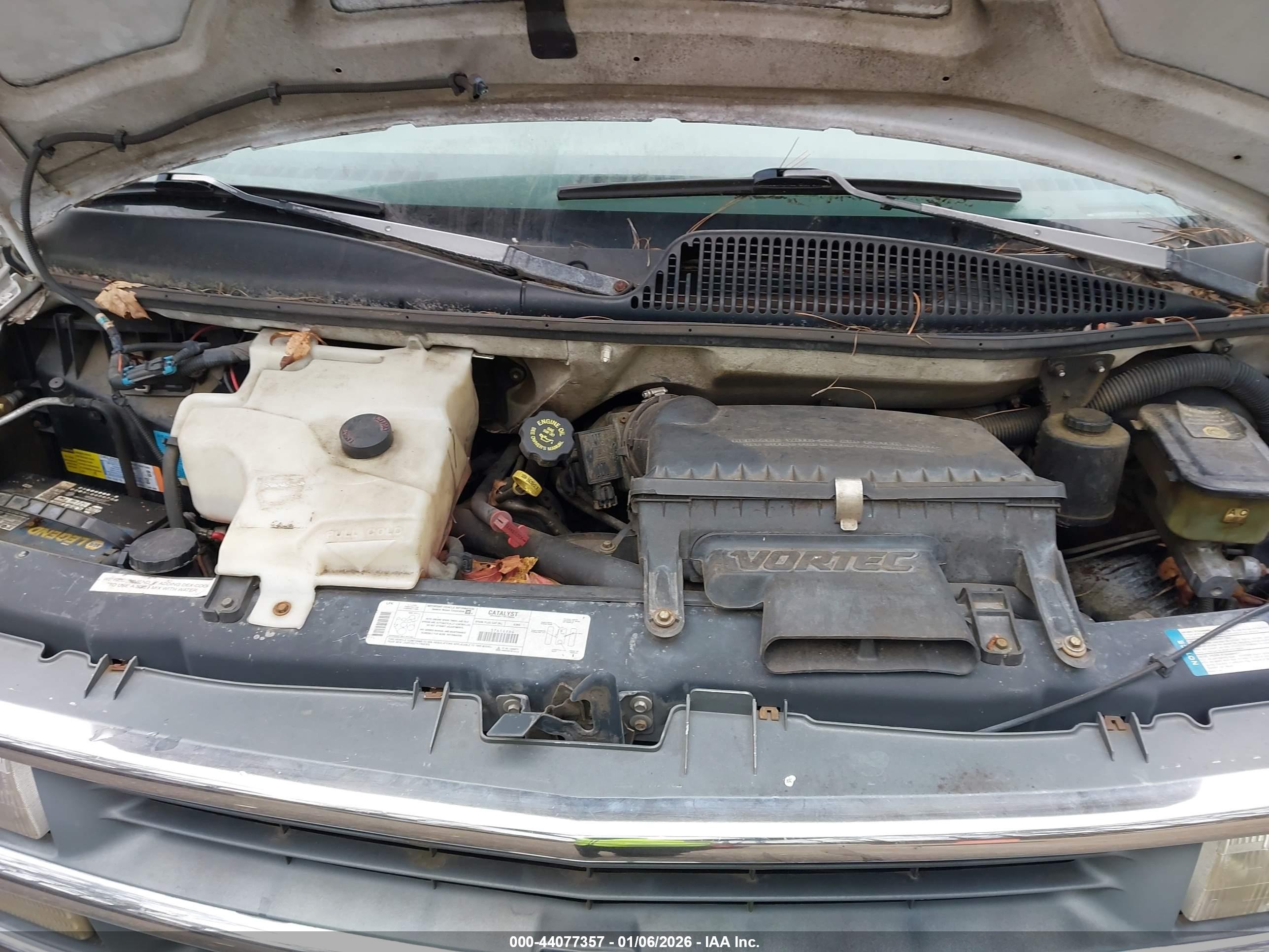 CHEVROLET EXPRESS image 10