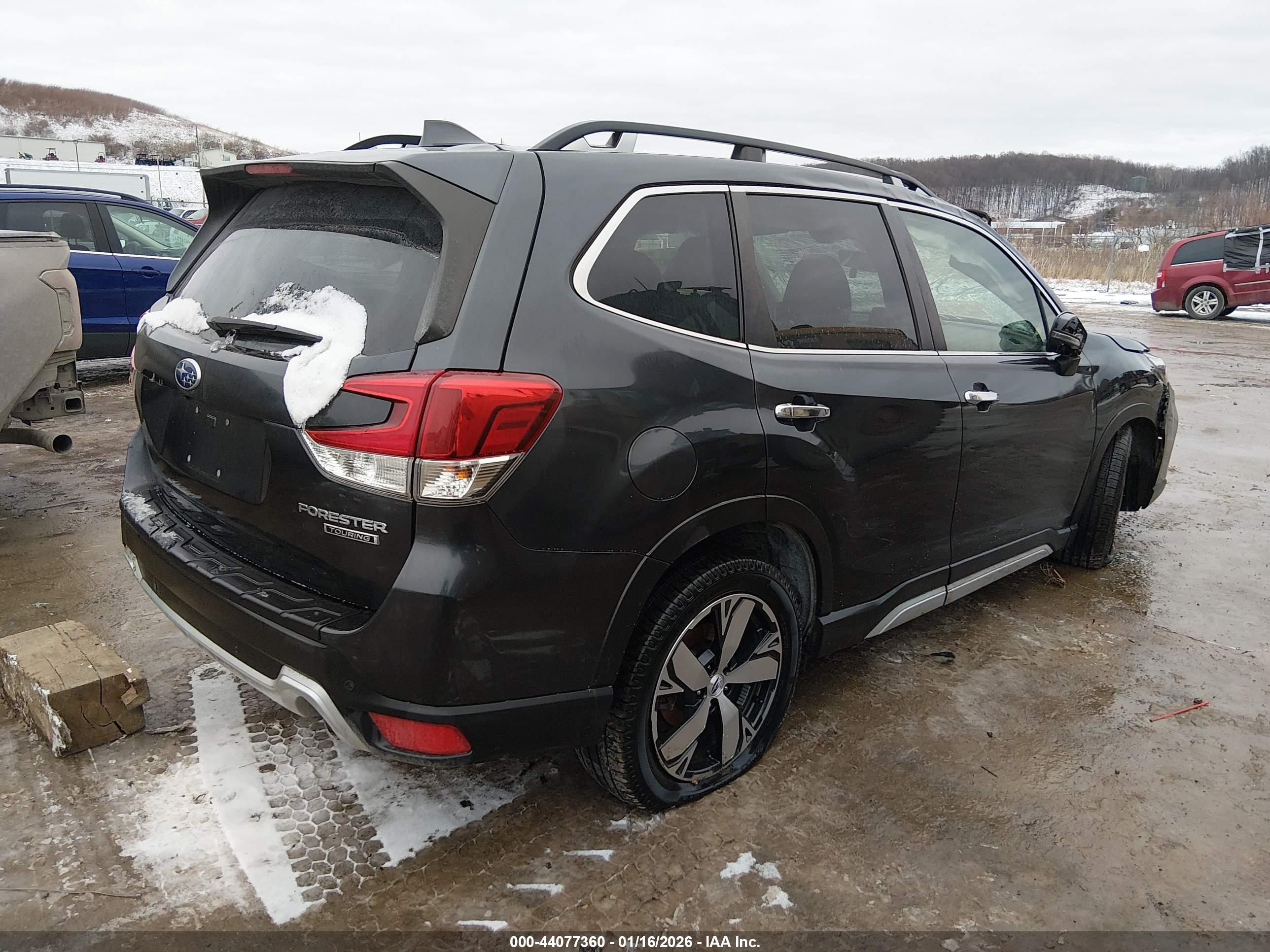 SUBARU FORESTER image 4