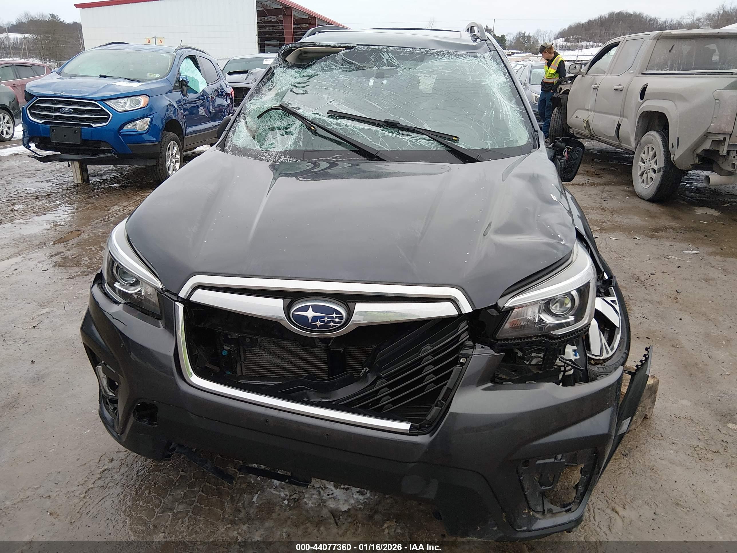 SUBARU FORESTER image 6