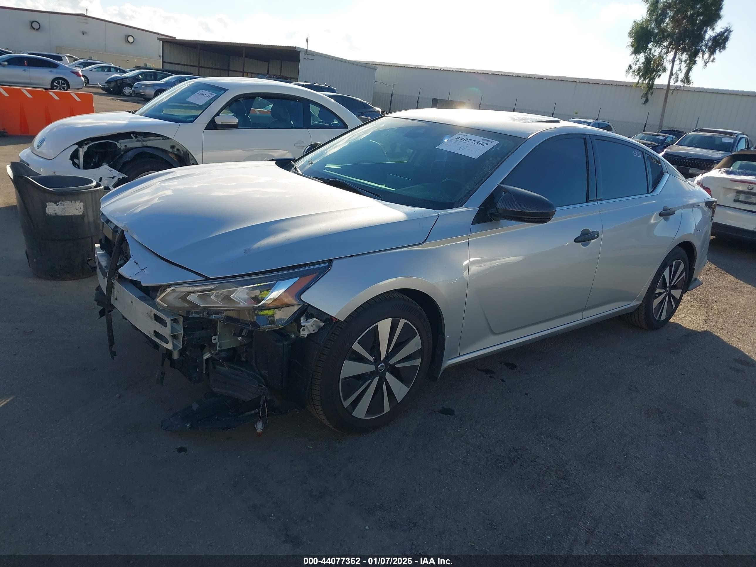 NISSAN ALTIMA image 2