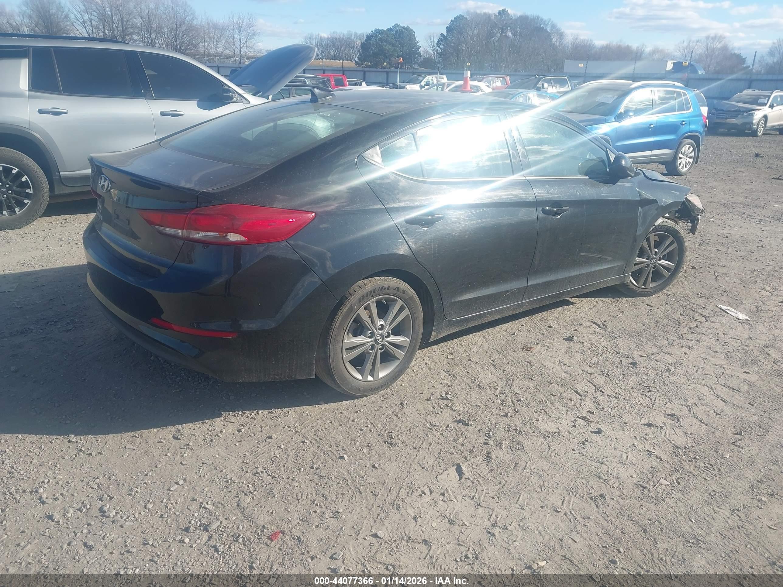 HYUNDAI ELANTRA image 4