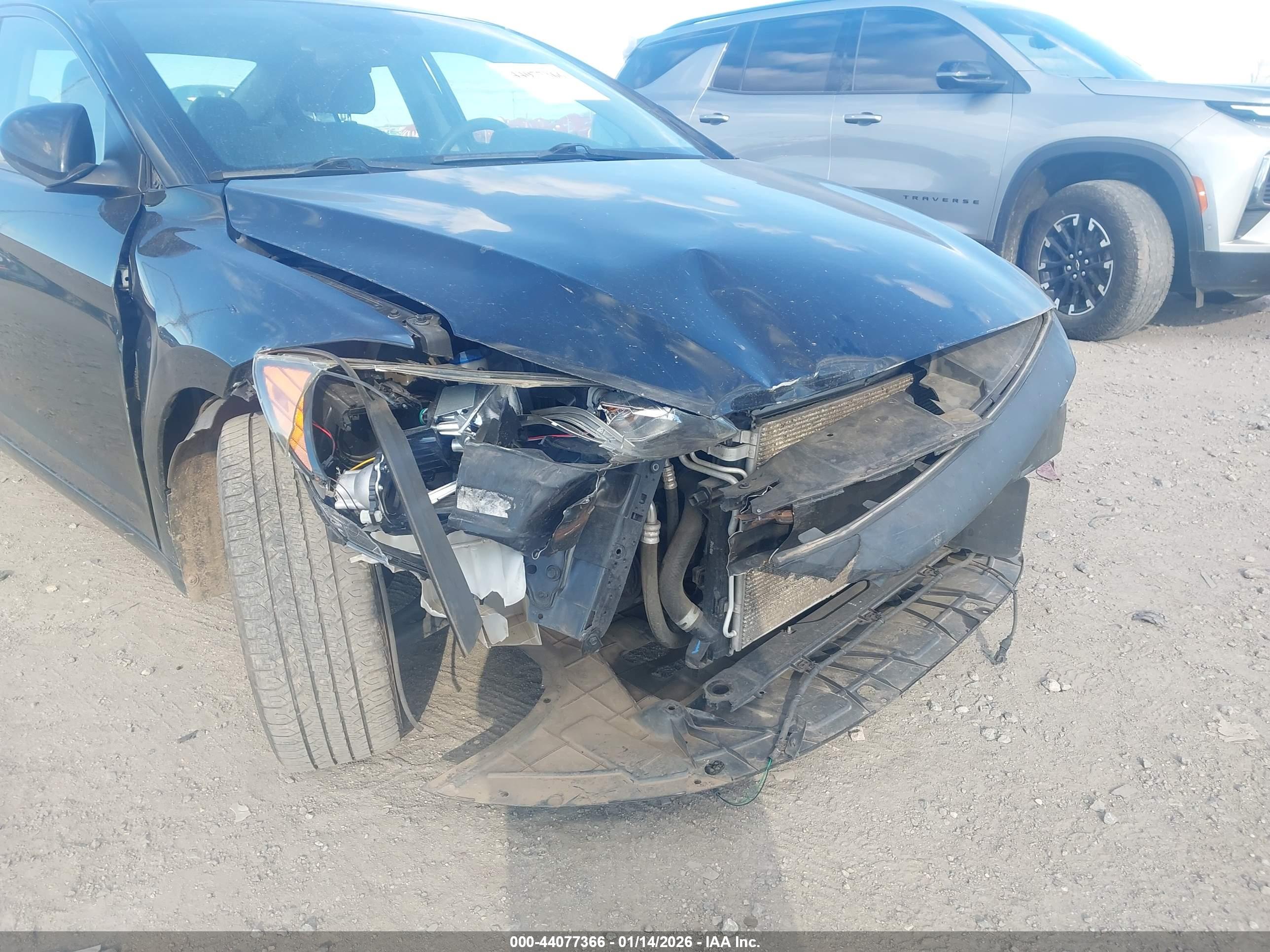 HYUNDAI ELANTRA image 6