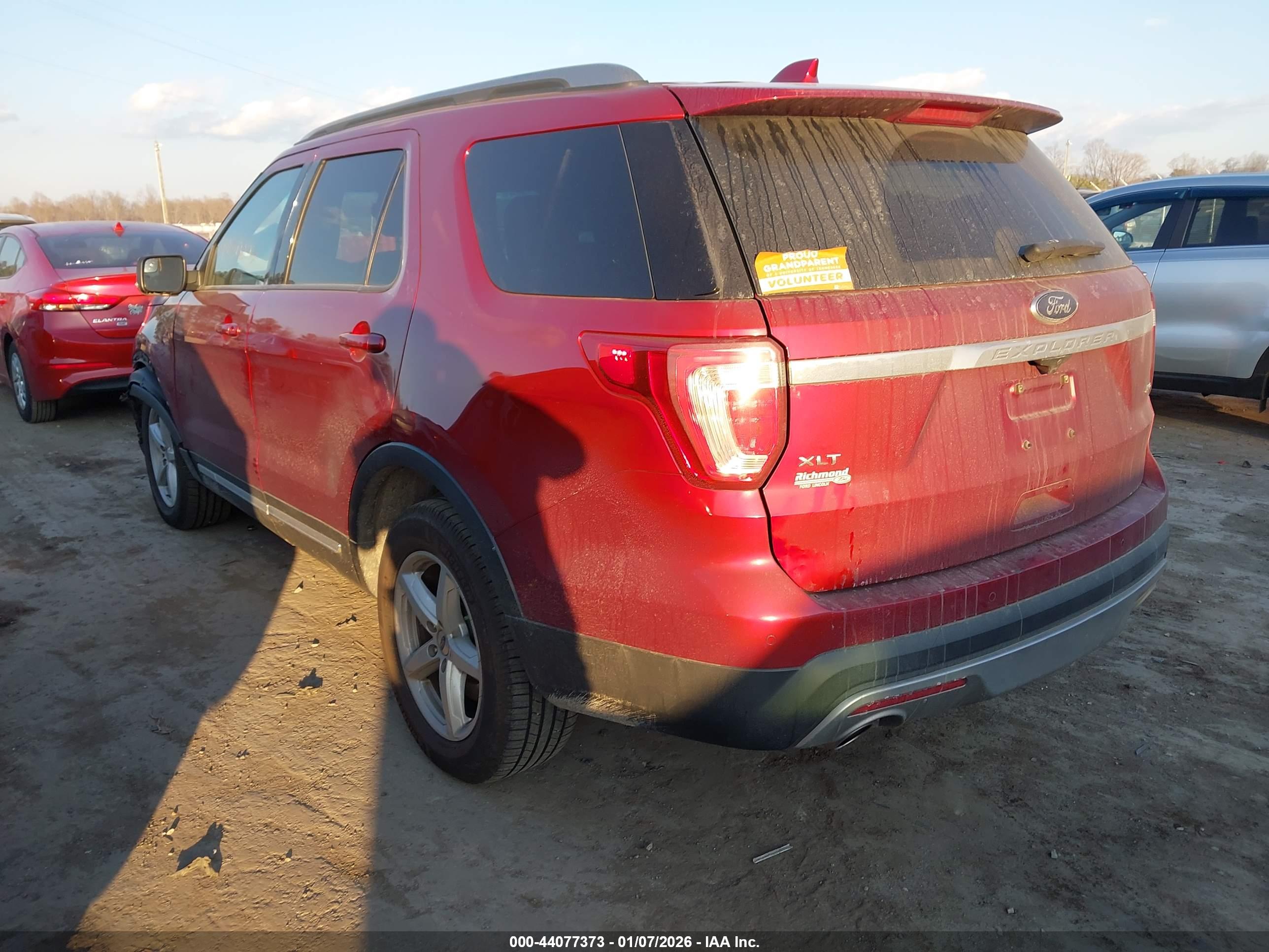 FORD EXPLORER image 3