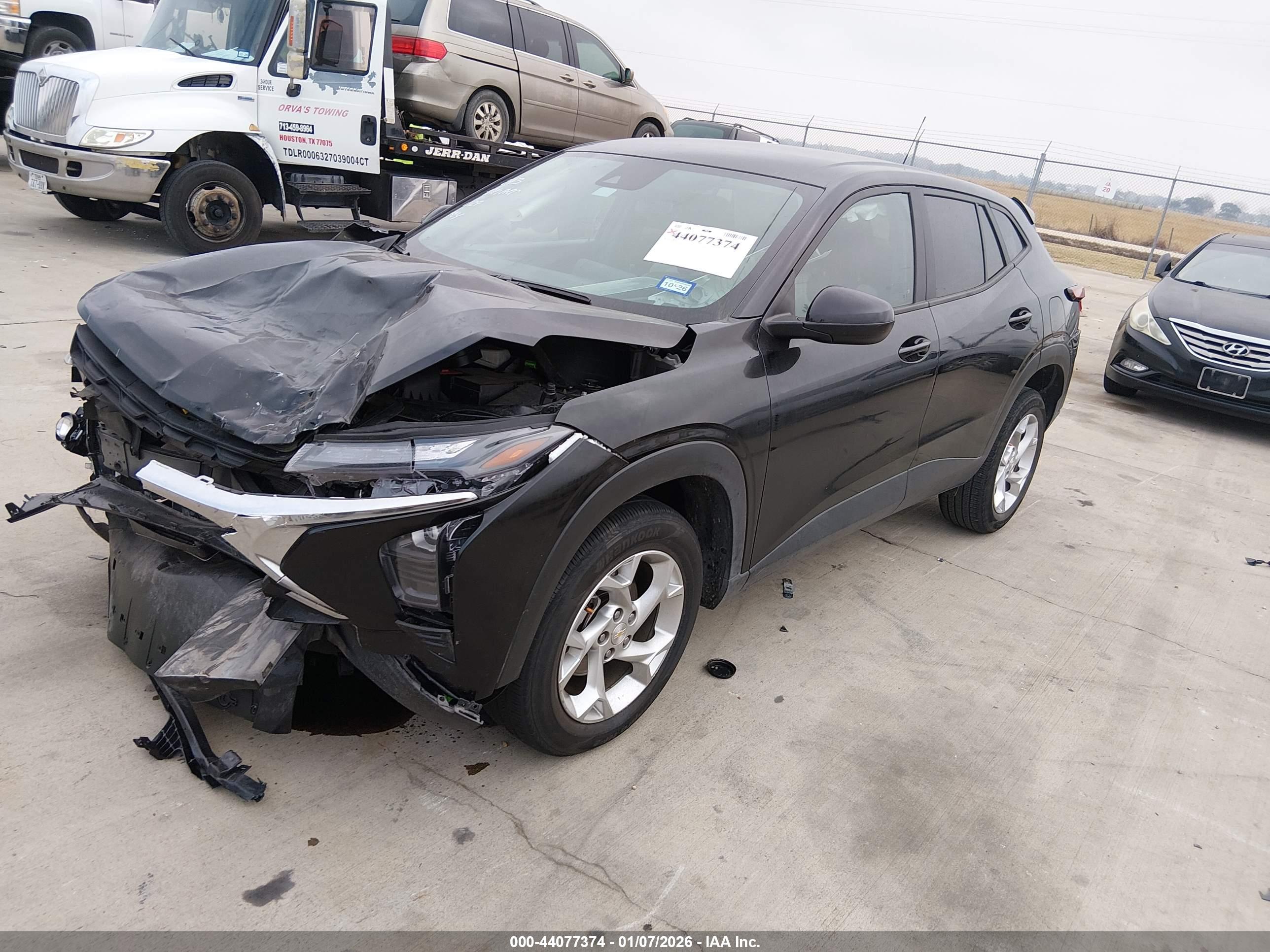 CHEVROLET TRAX image 2