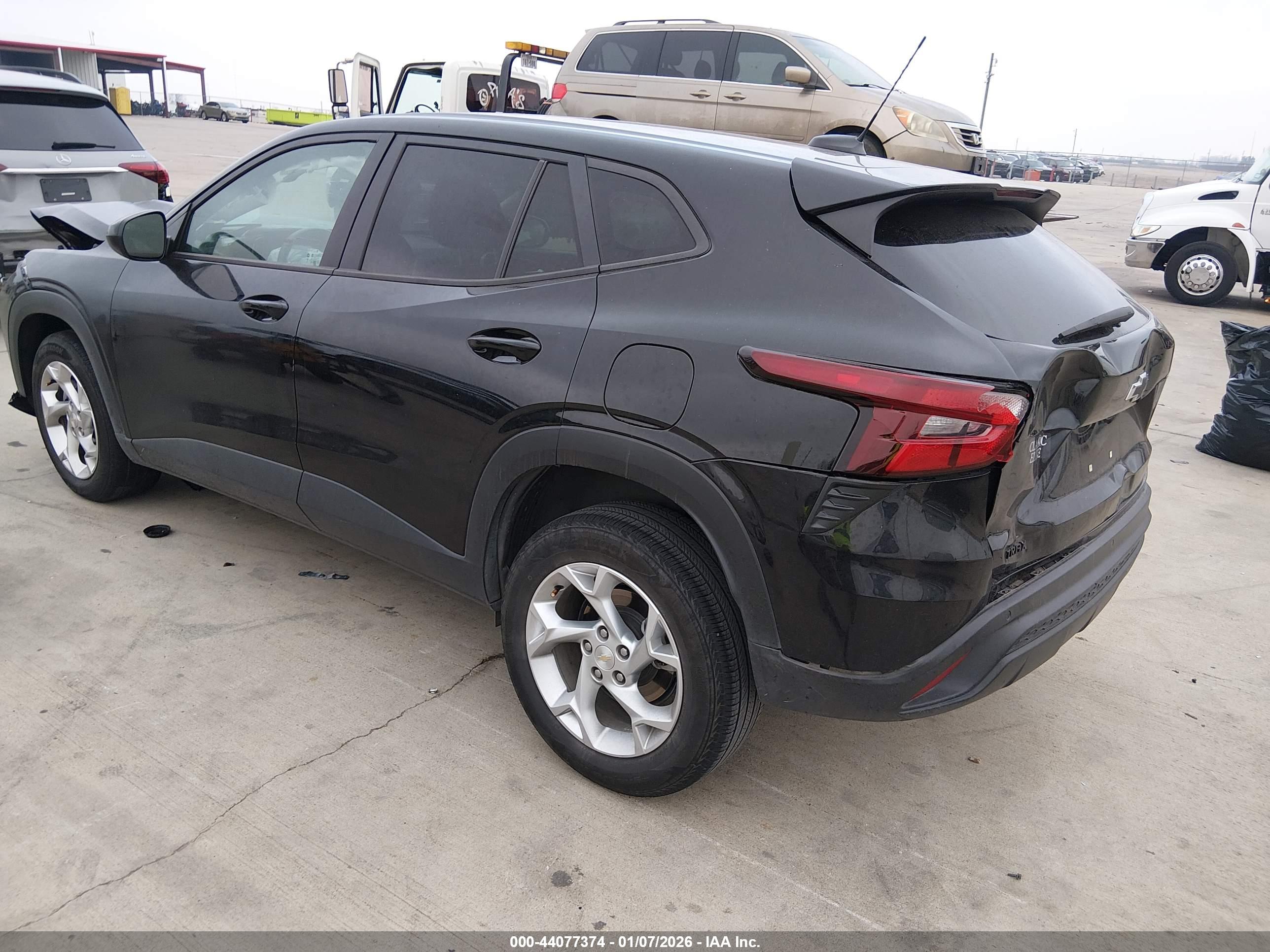 CHEVROLET TRAX image 3