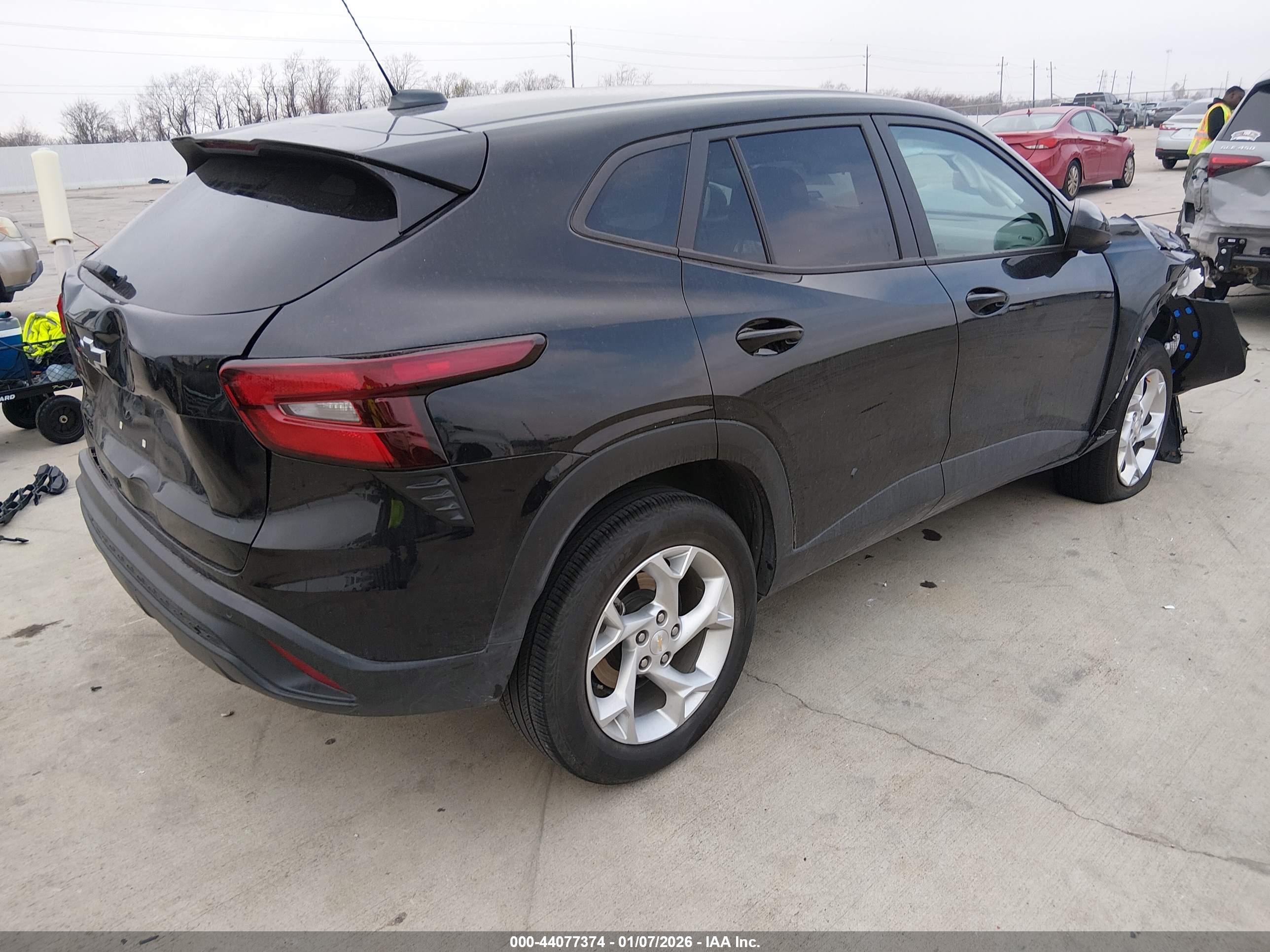 CHEVROLET TRAX image 4