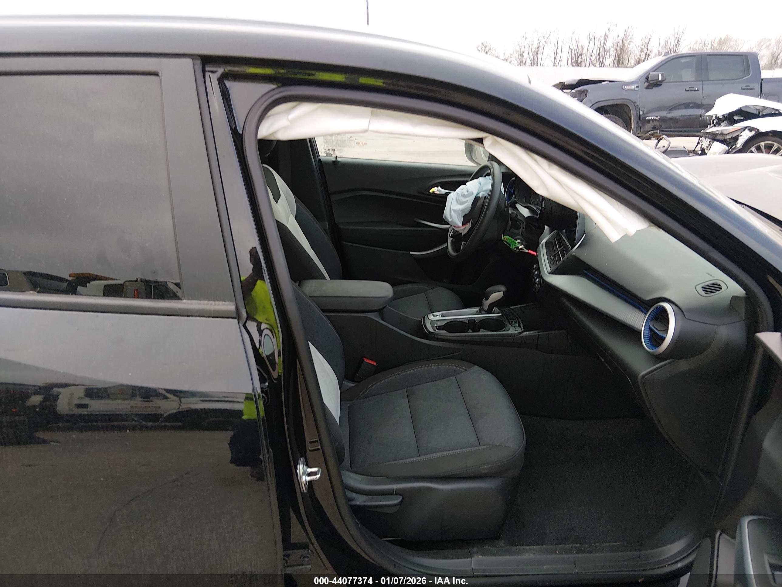 CHEVROLET TRAX image 5