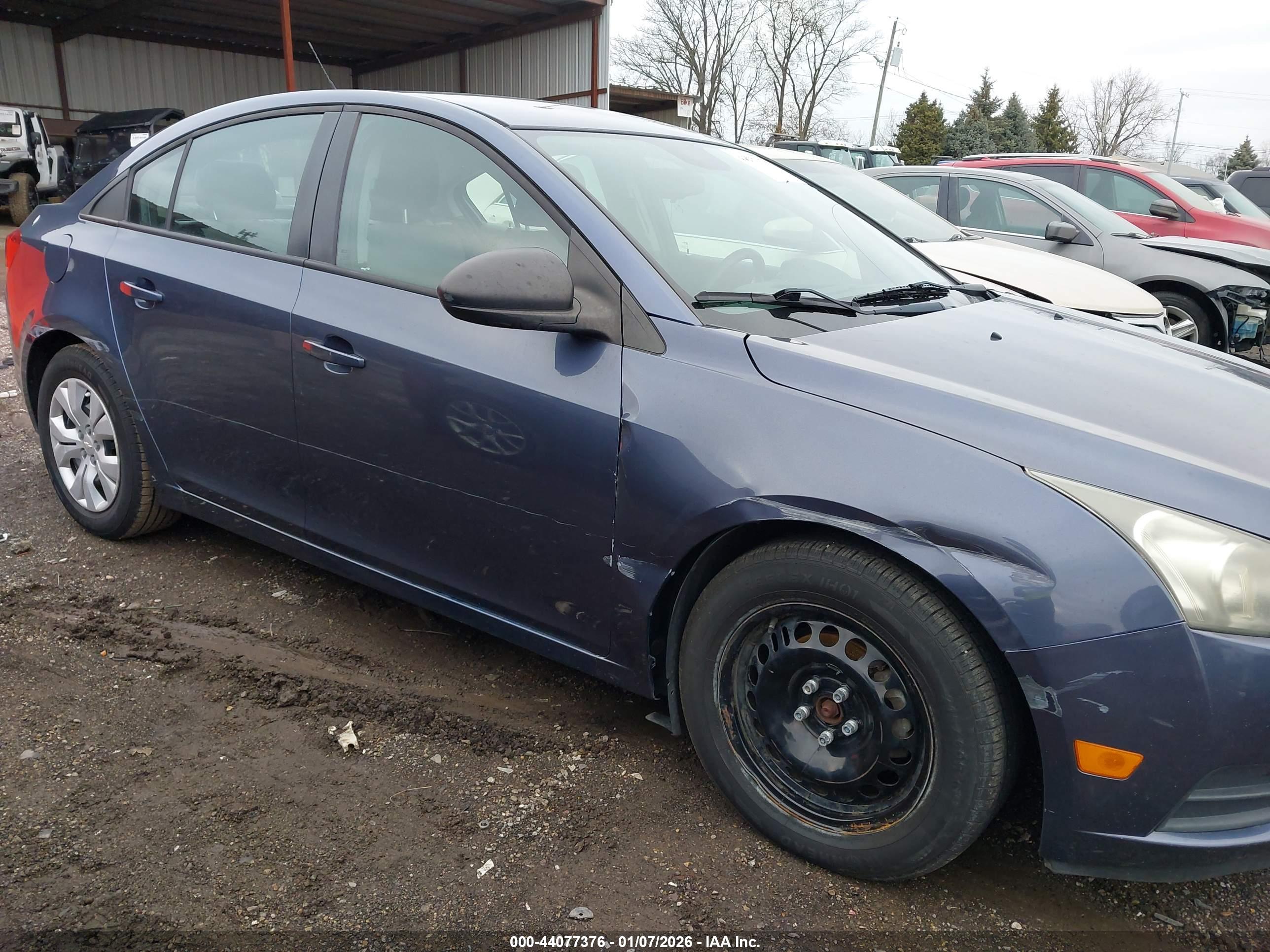 CHEVROLET CRUZE image 6