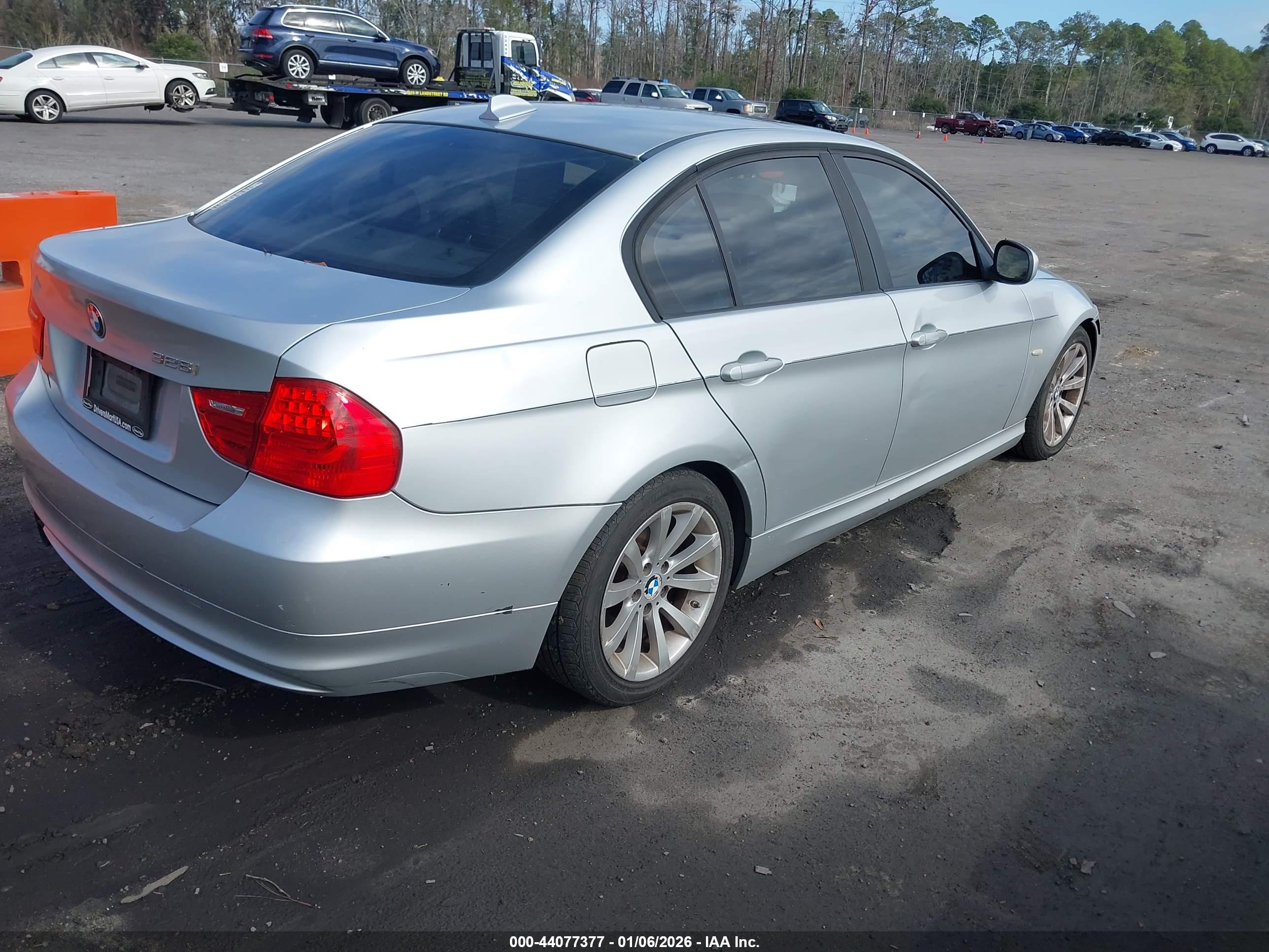 BMW 328I image 4