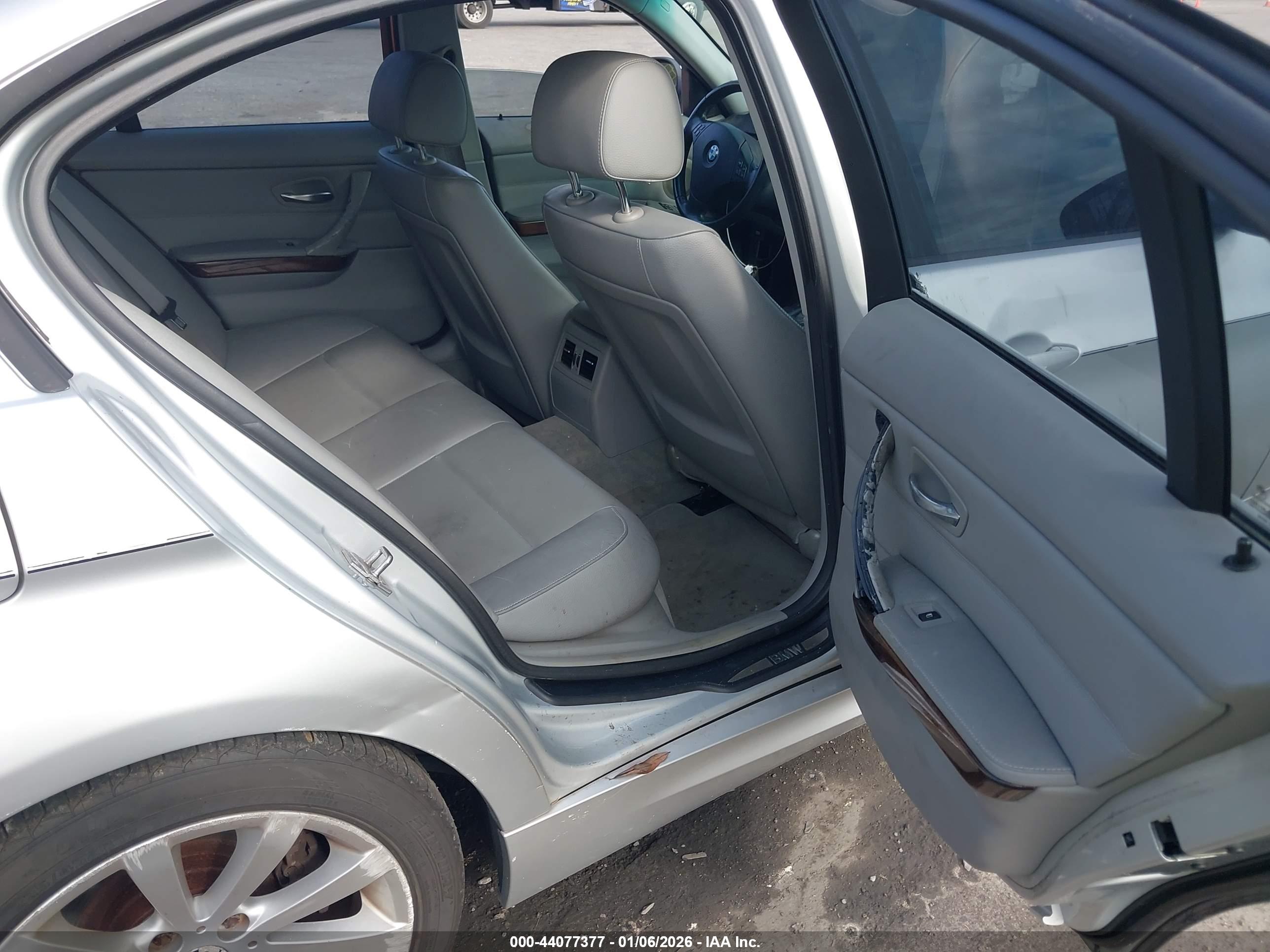 BMW 328I image 8