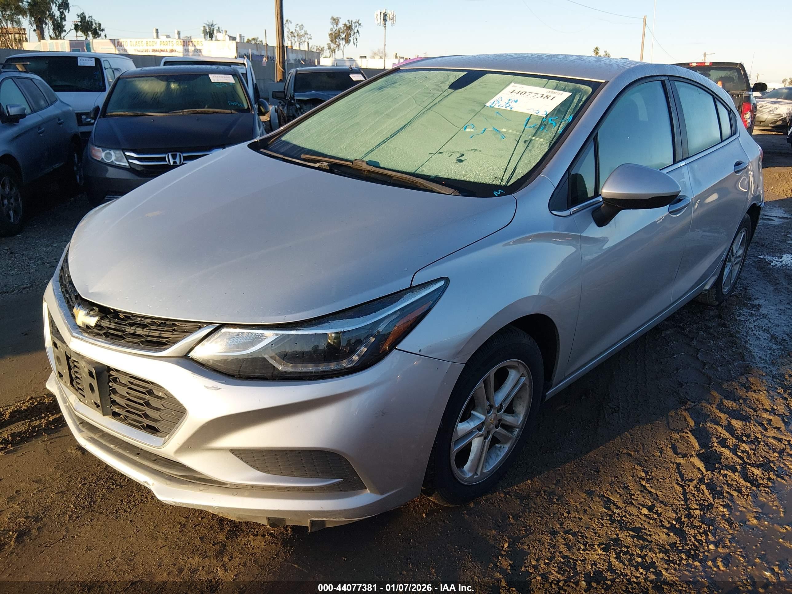 CHEVROLET CRUZE image 2