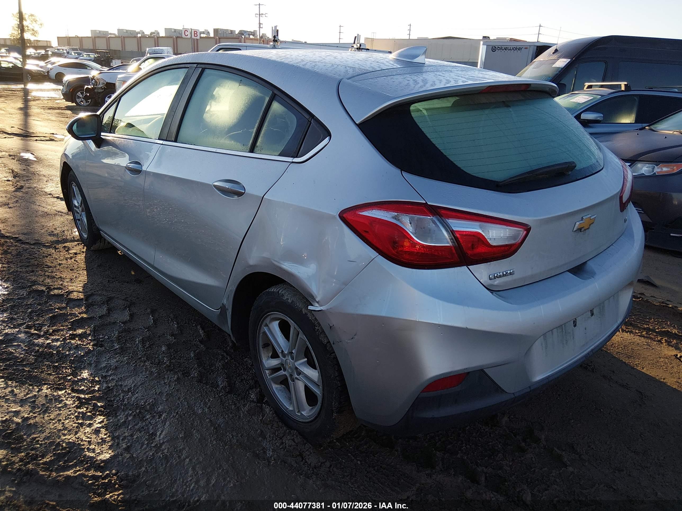 CHEVROLET CRUZE image 3
