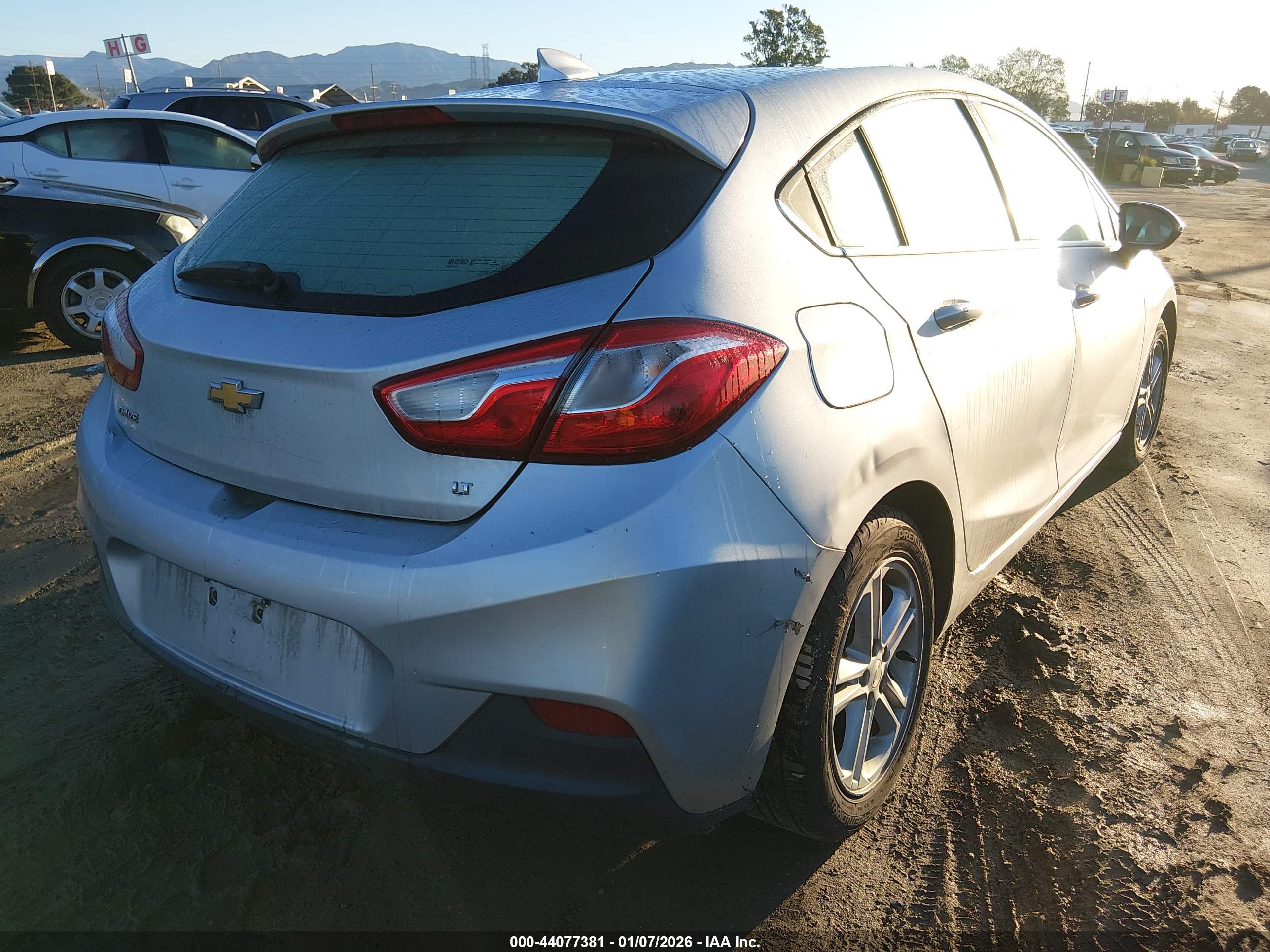 CHEVROLET CRUZE image 4