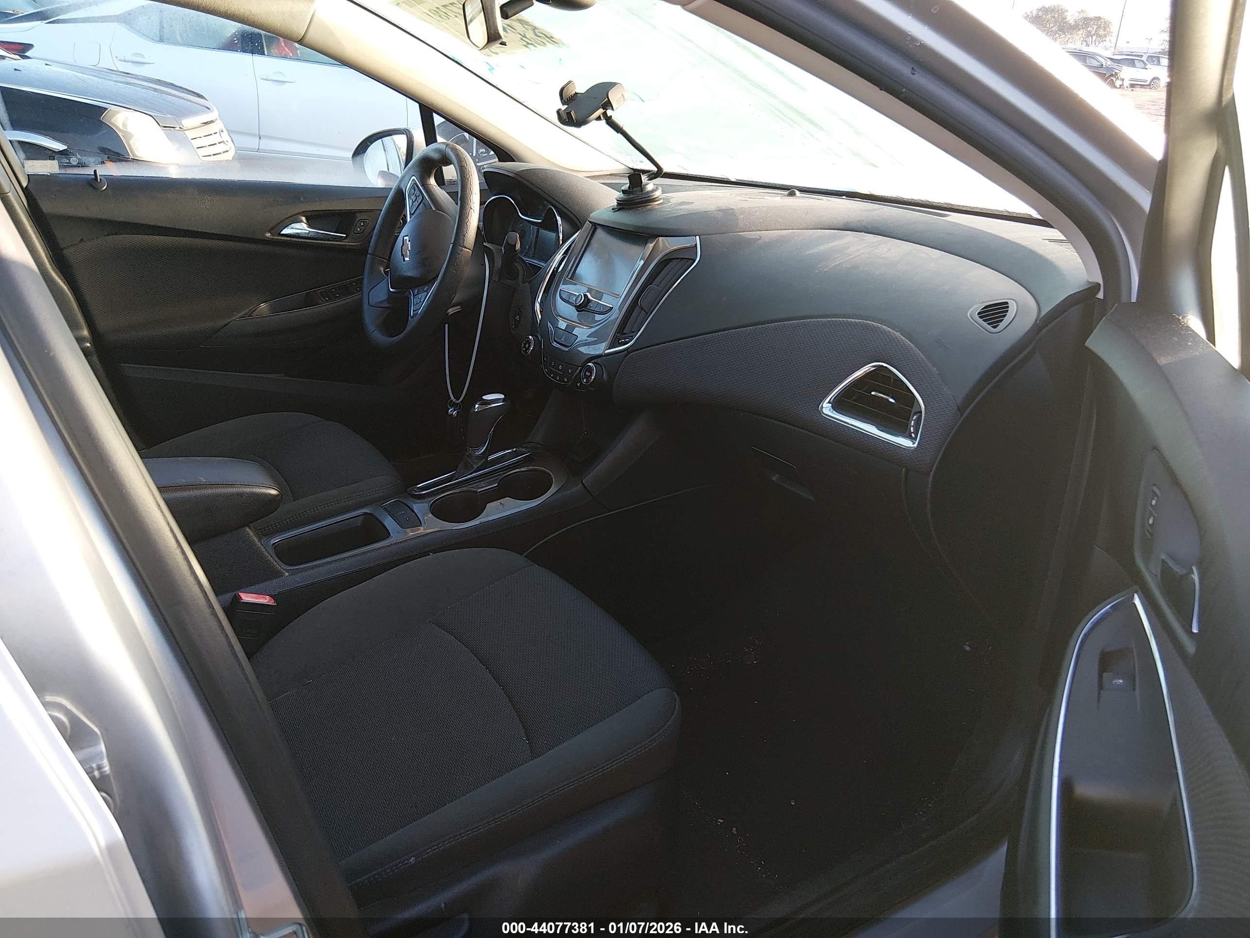 CHEVROLET CRUZE image 5