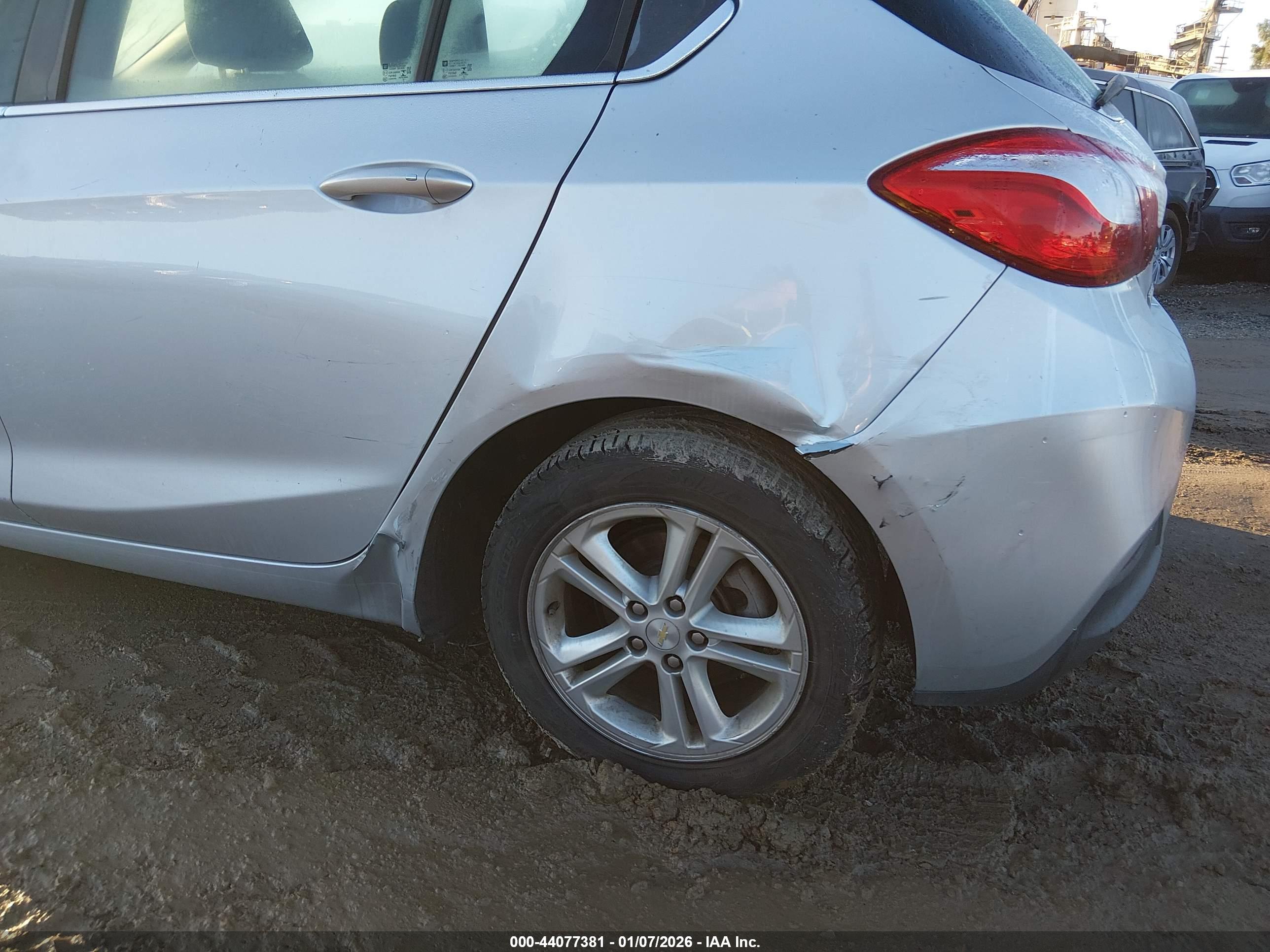 CHEVROLET CRUZE image 6