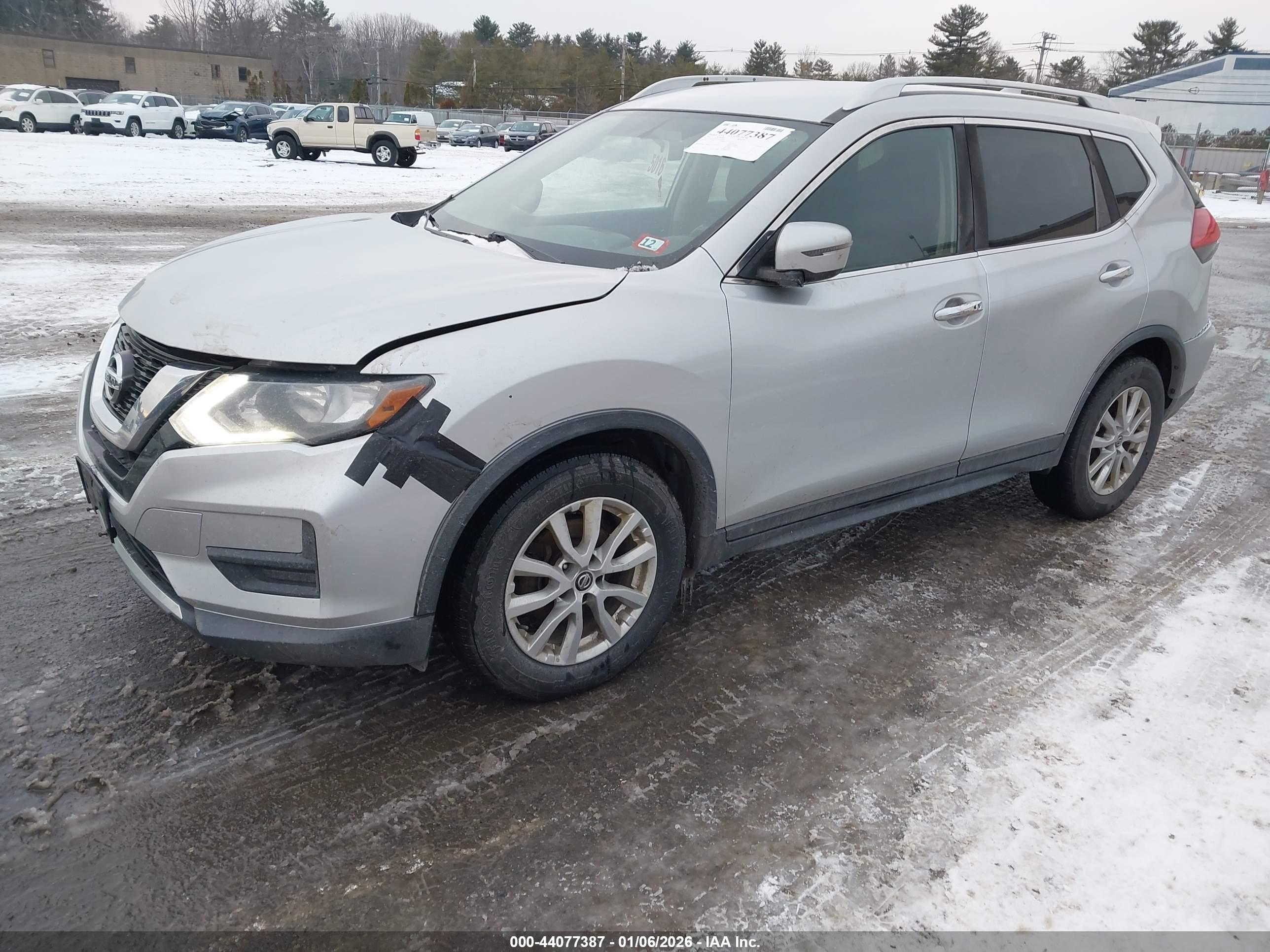 NISSAN ROGUE image 2