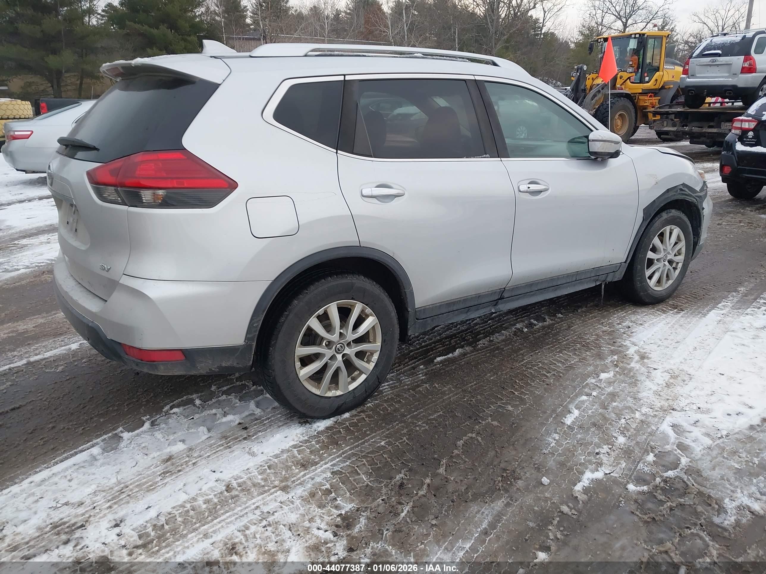 NISSAN ROGUE image 4
