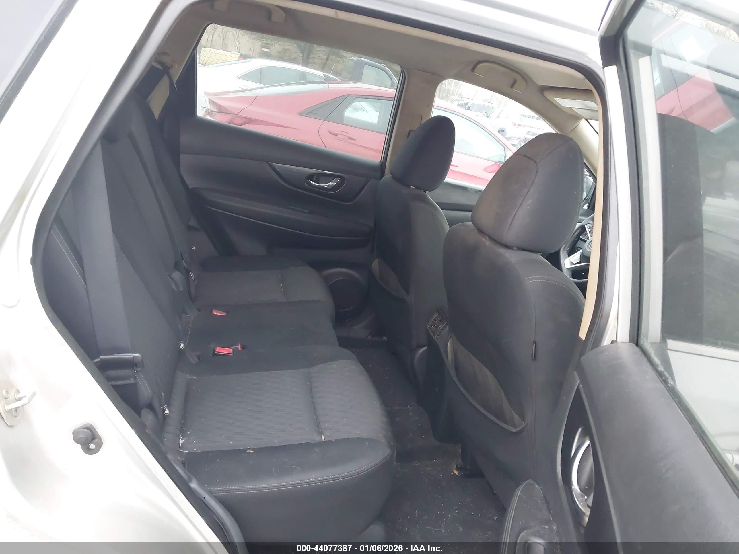 NISSAN ROGUE image 8
