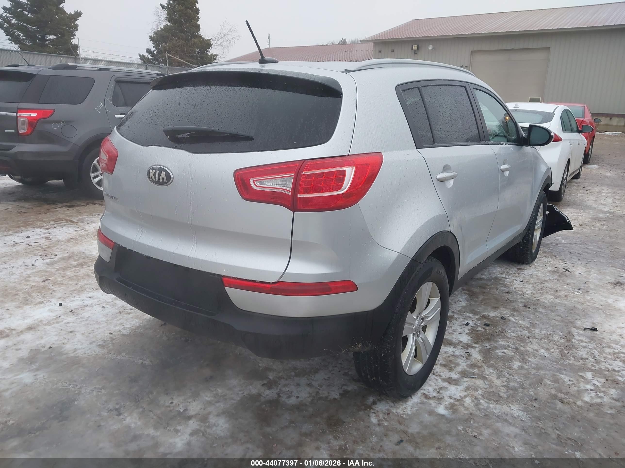 KIA SPORTAGE image 4