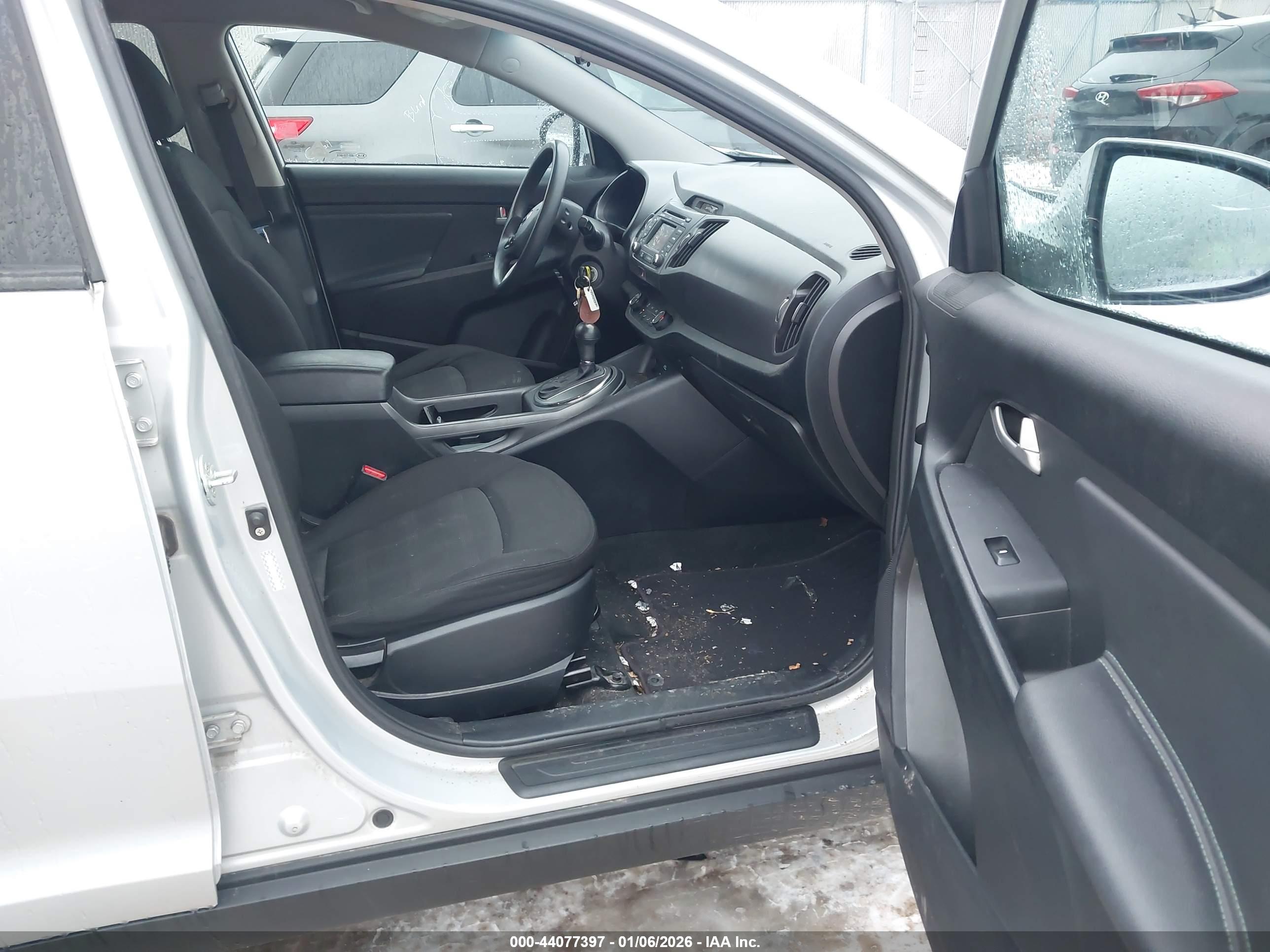KIA SPORTAGE image 5